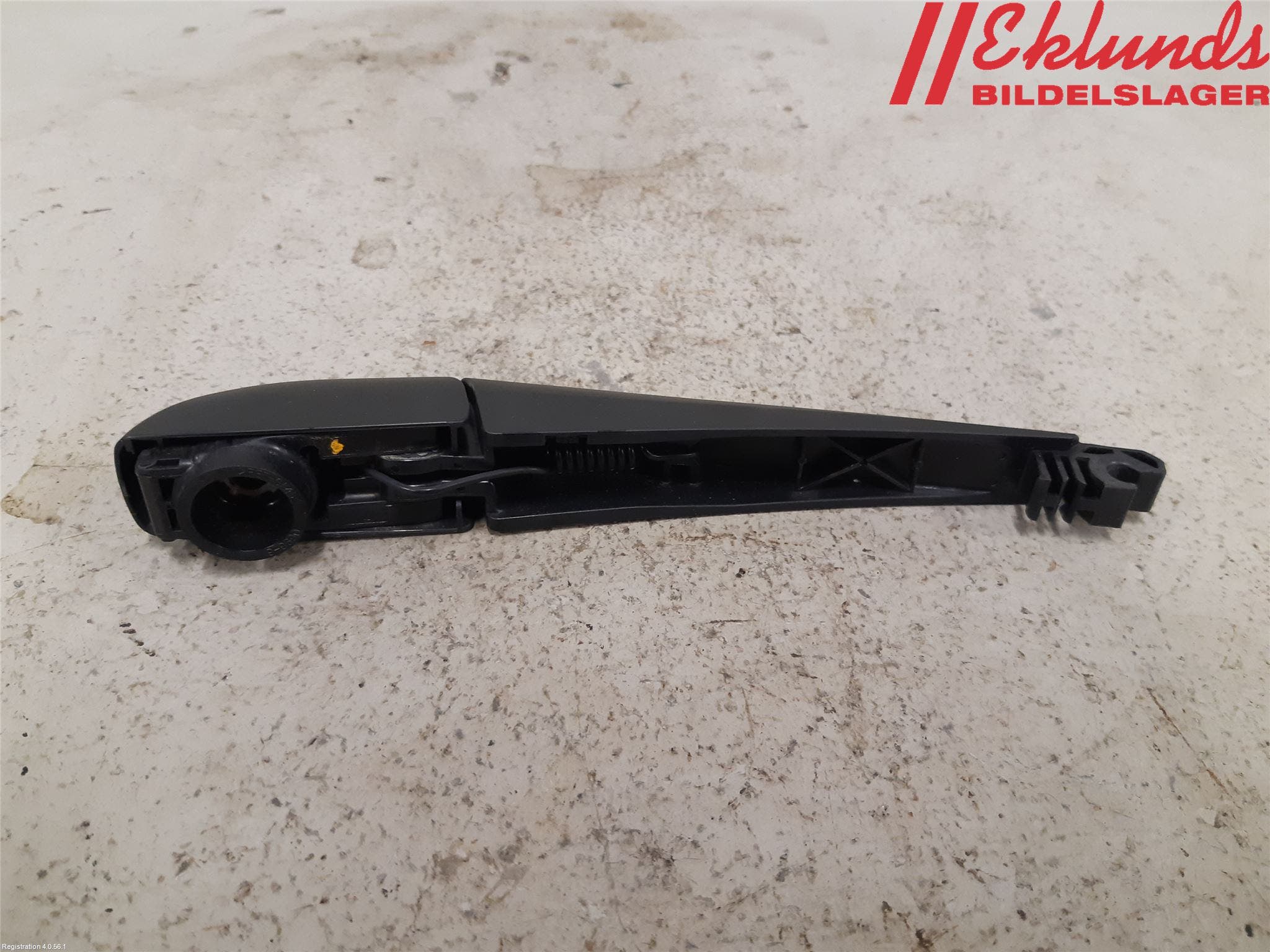 Toyota RAV4 13-18 Torkararm-Bakruta