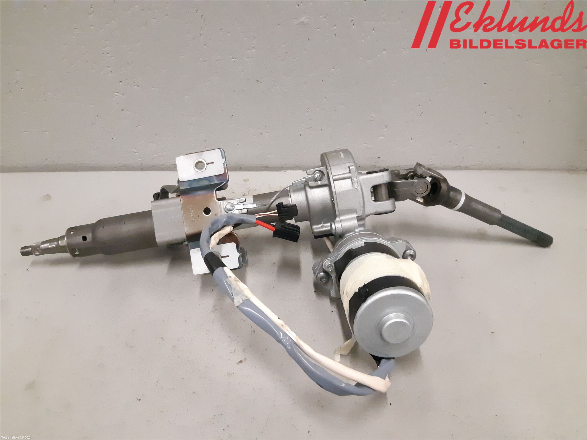 Toyota YARIS XP130 15-20 Rattaxelagg Med Inb Servo