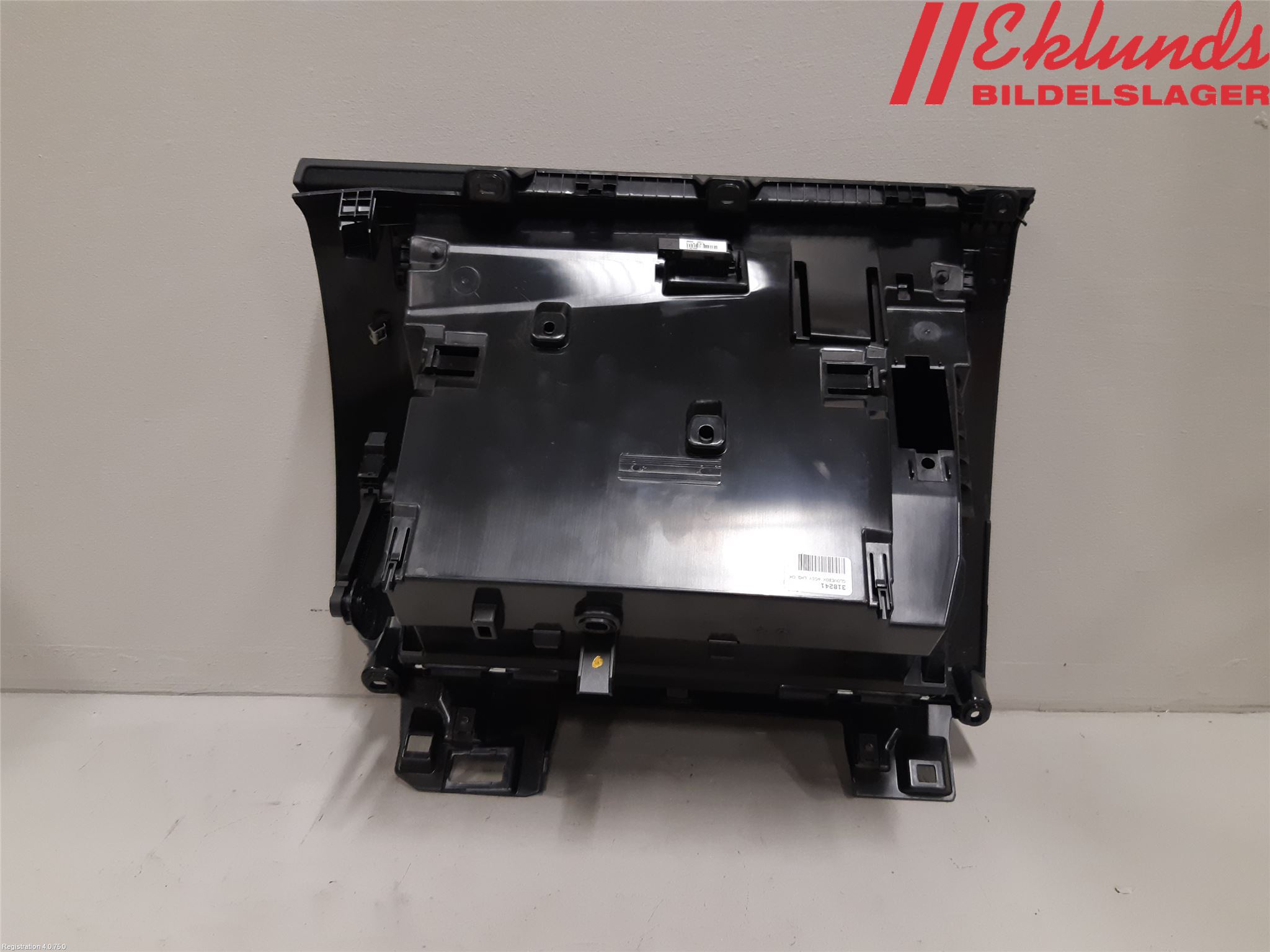 Volvo V90 17->> Handskfack