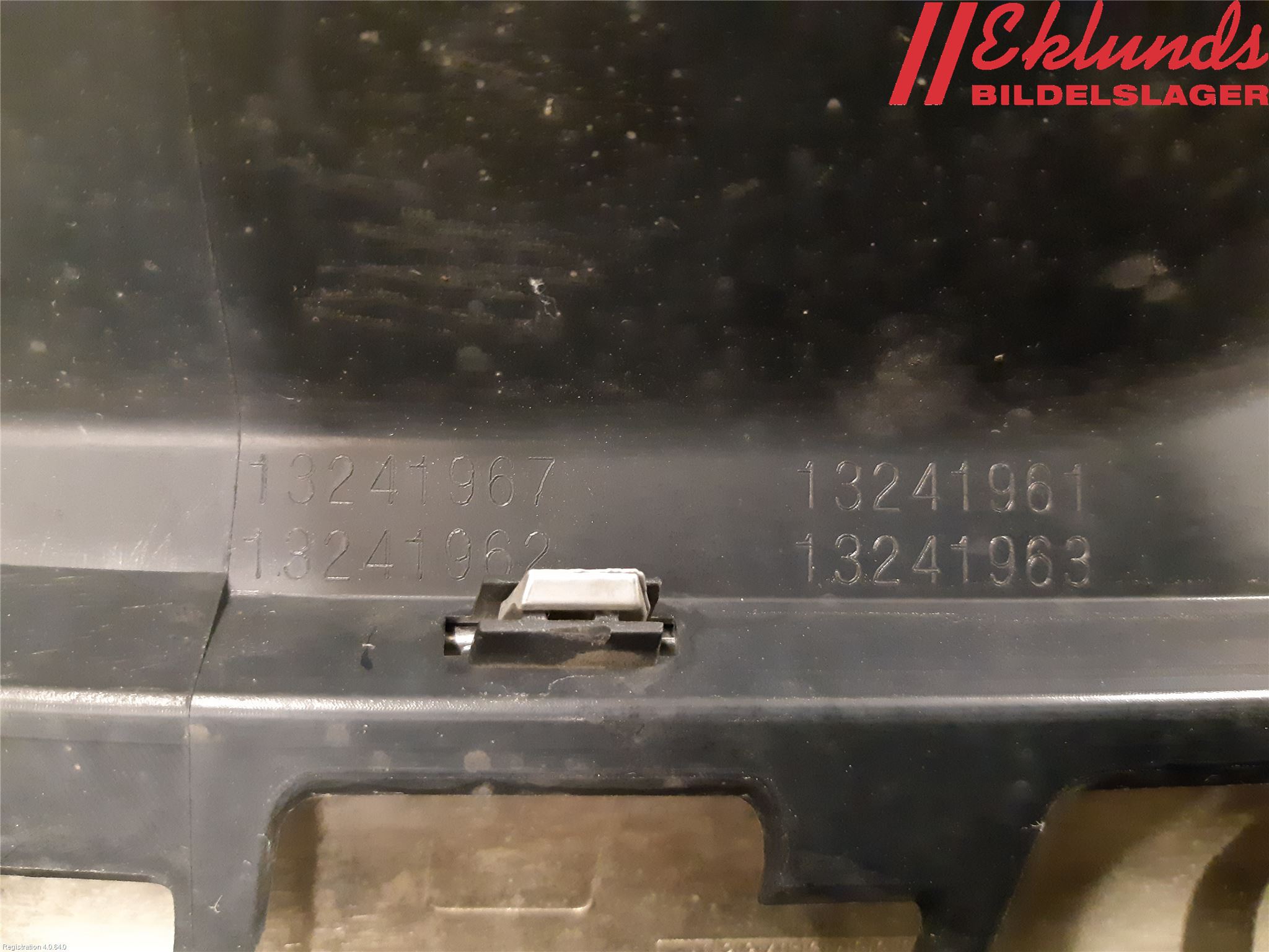 Opel ASTRA H 04-12 Grill Komp