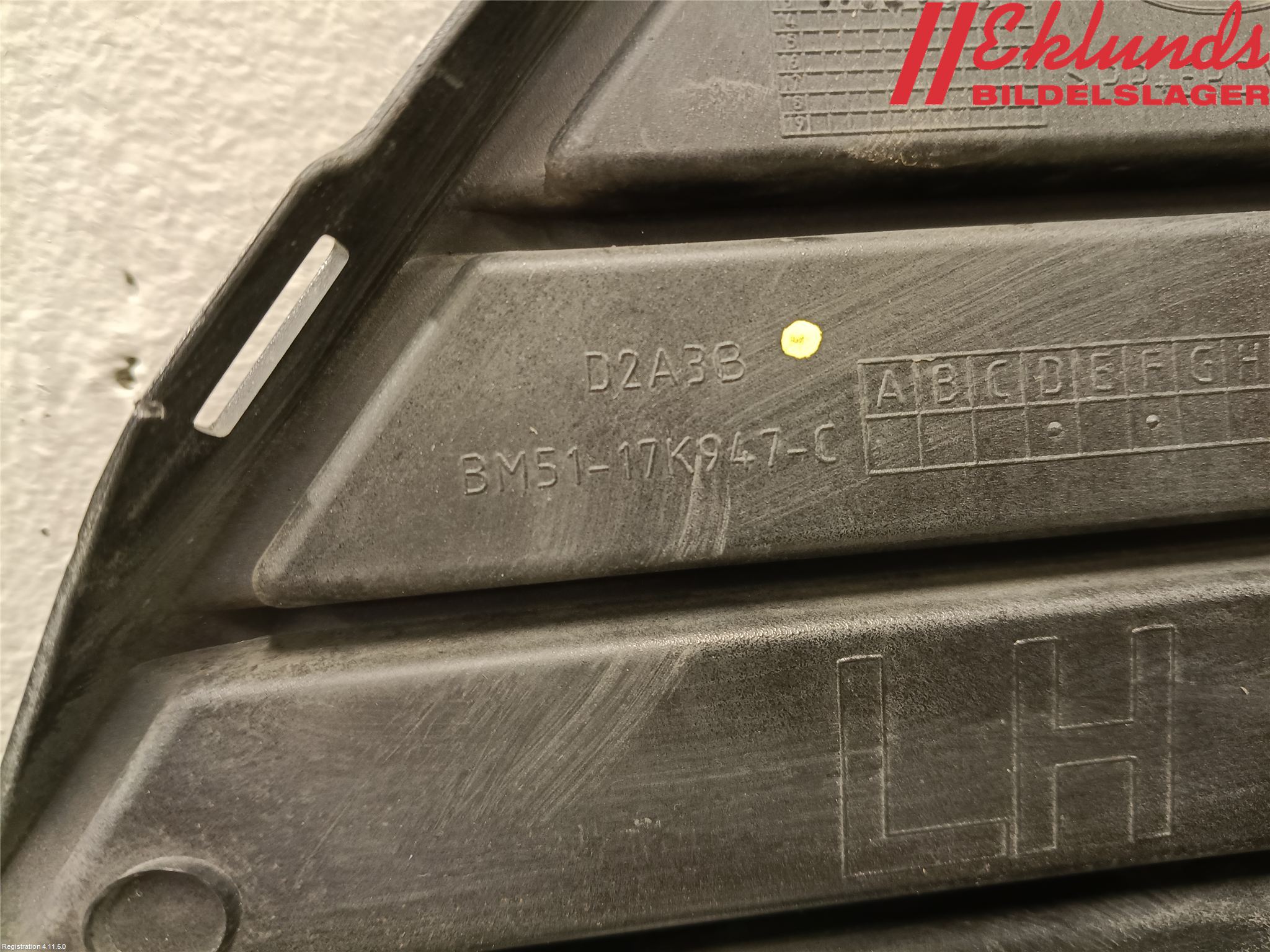 Ford FOCUS 11-14 Grilldel Vänster