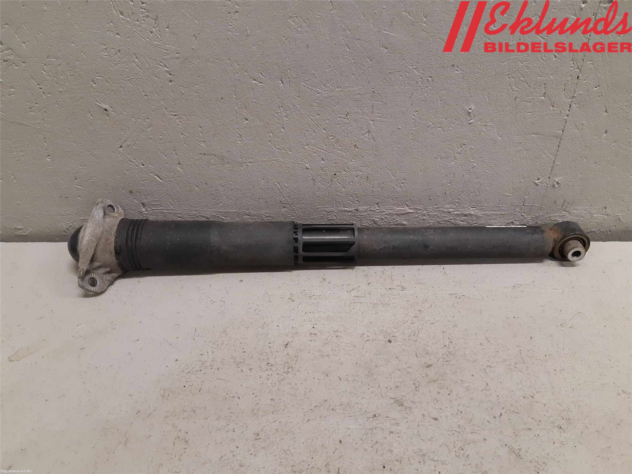 Volkswagen VW PASSAT 15-19 Stötdämpare Bak