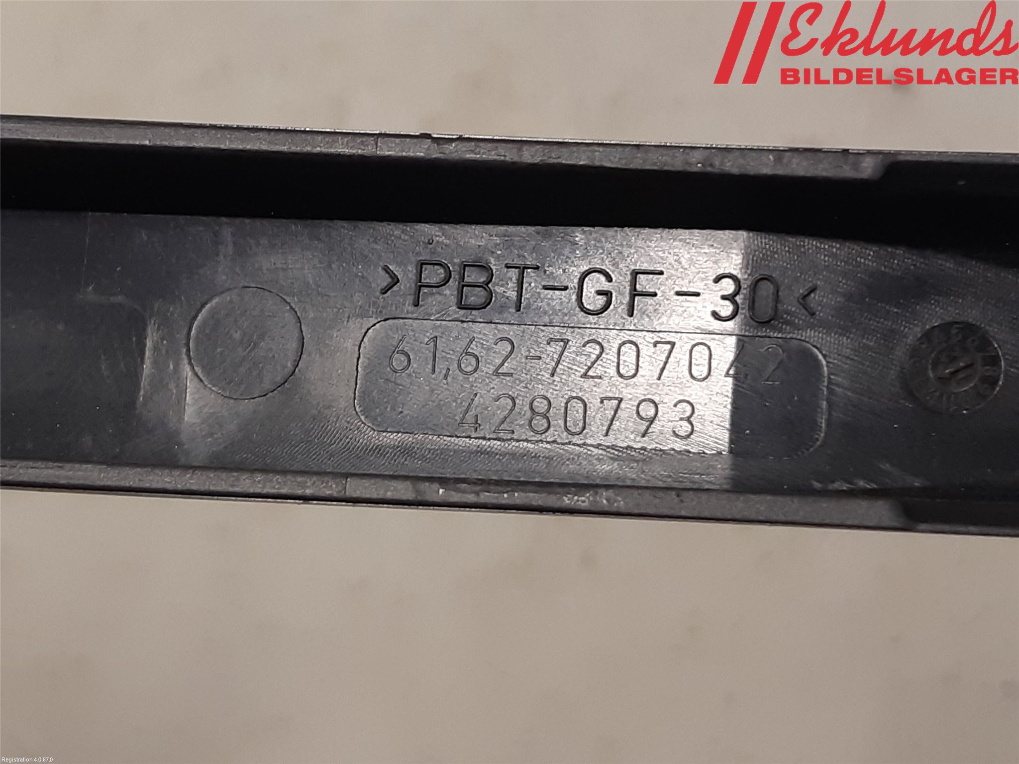 BMW 5 F10/F11/F18 09-17 Torkararm-Bakruta