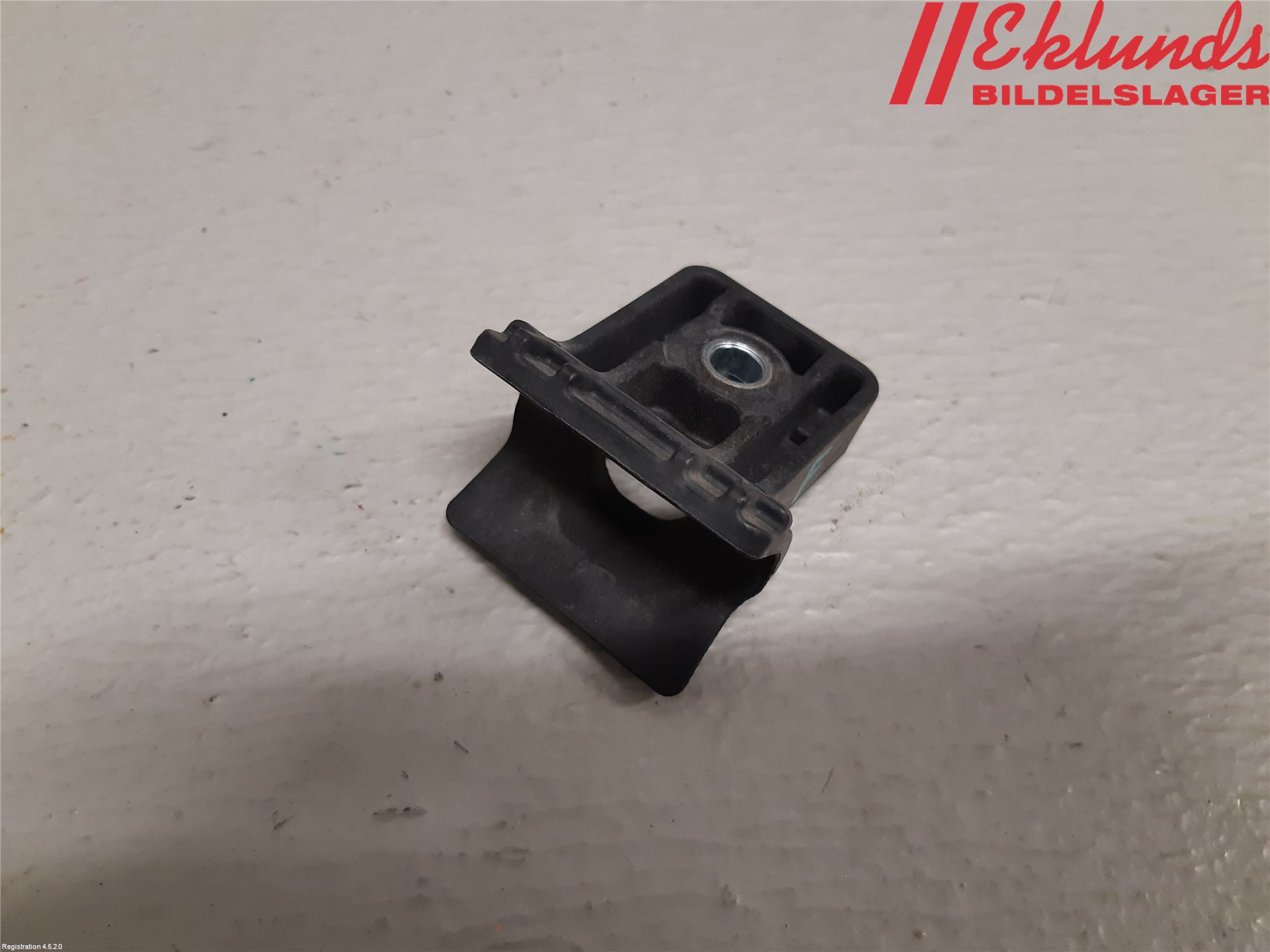 Opel ASTRA J 10-15 Kylarfäste-Ram-Balk