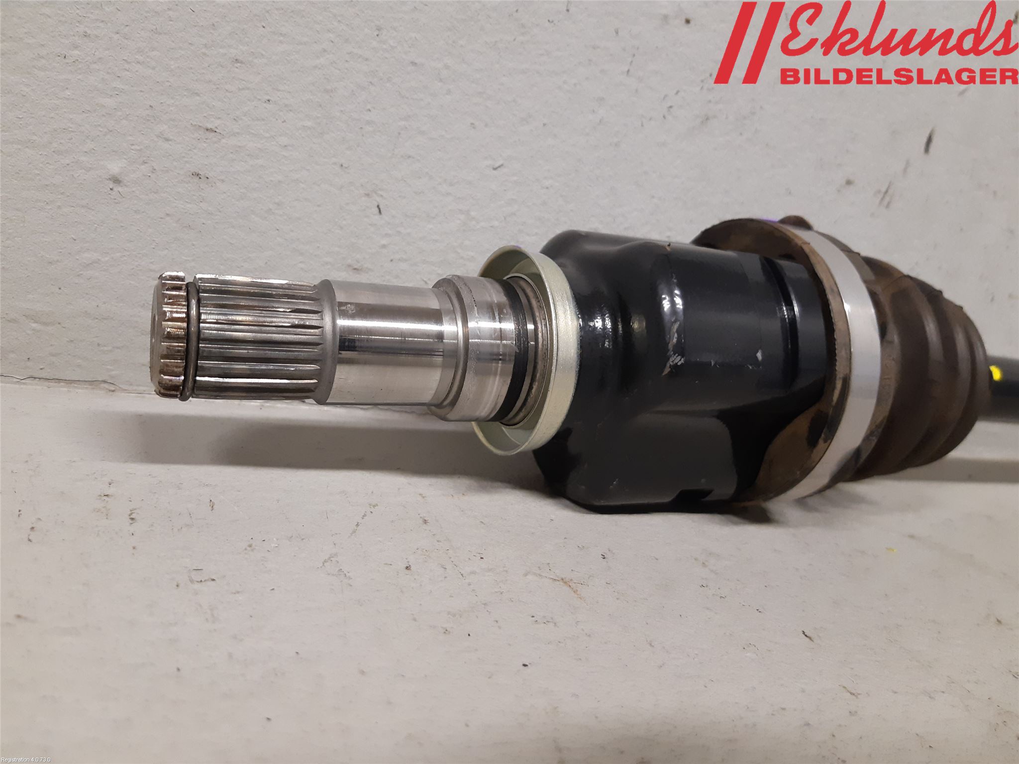 Toyota YARIS XP130 15-20 Drivaxel Fram Vänster