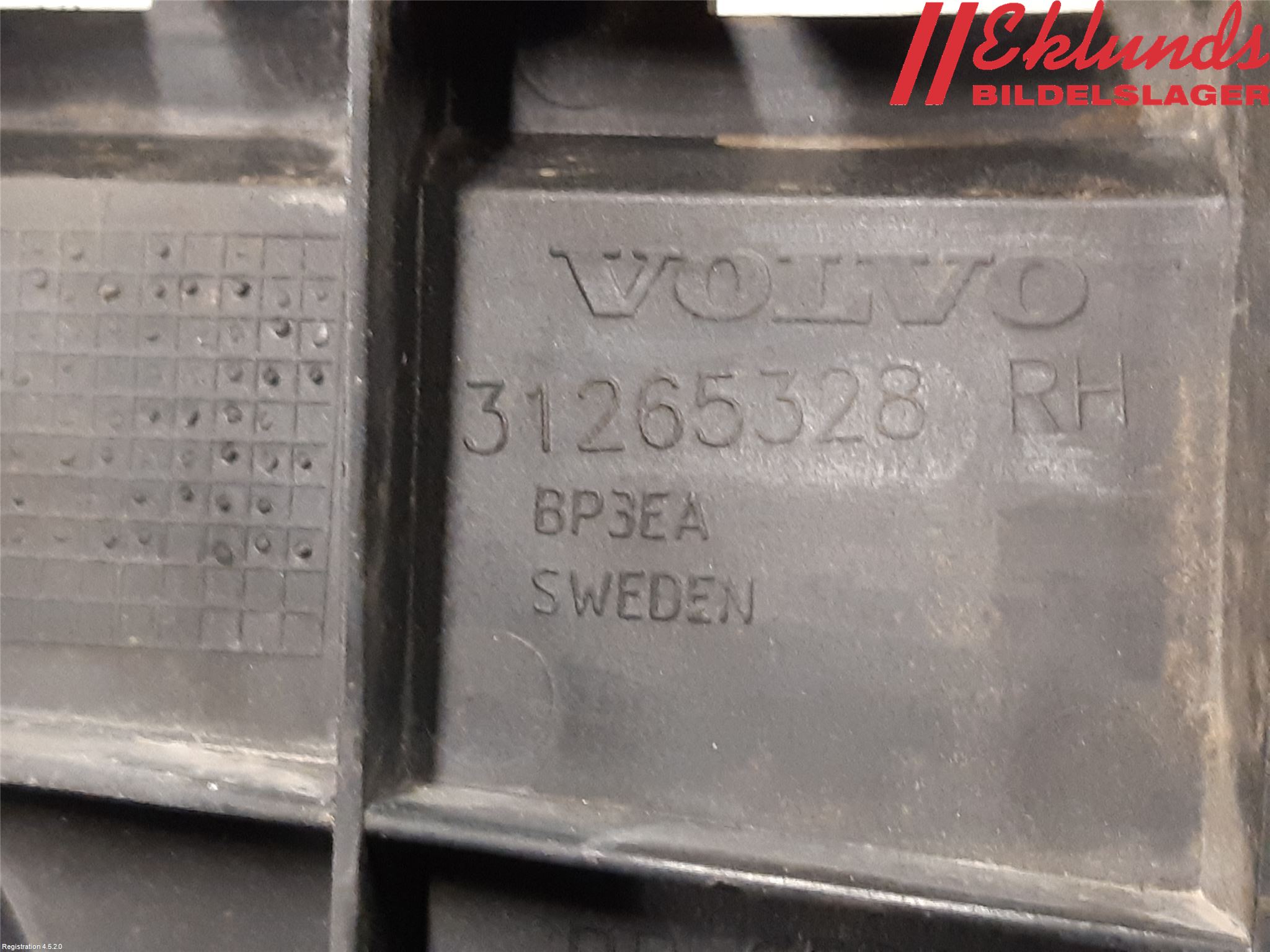 Volvo V70 14-16 Stötfångarfäste Bak Hö