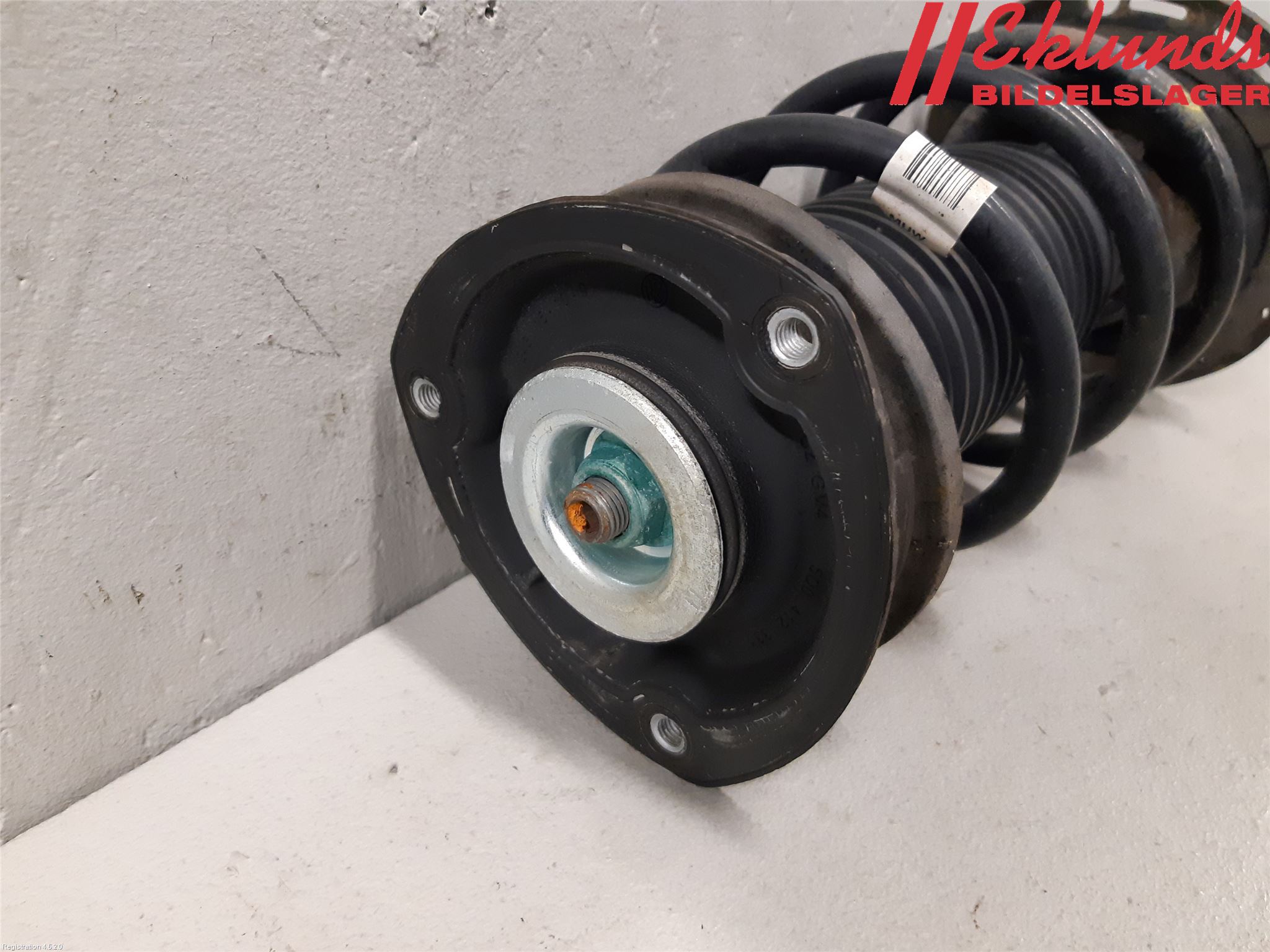 Volkswagen VW PASSAT 15-19 Fjäderben Fram Vänster