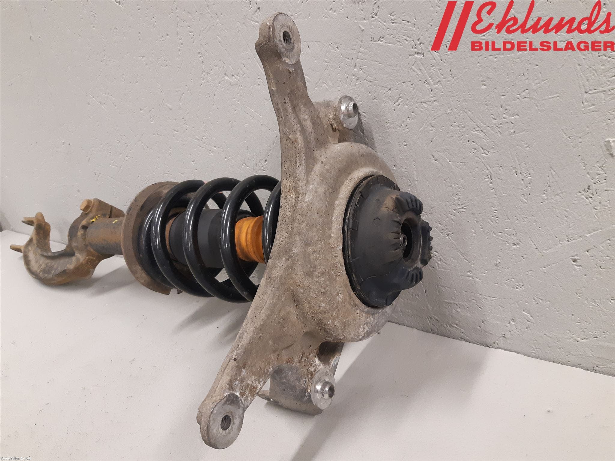 Audi Q5 09-16 Fjäderben Fram Höger