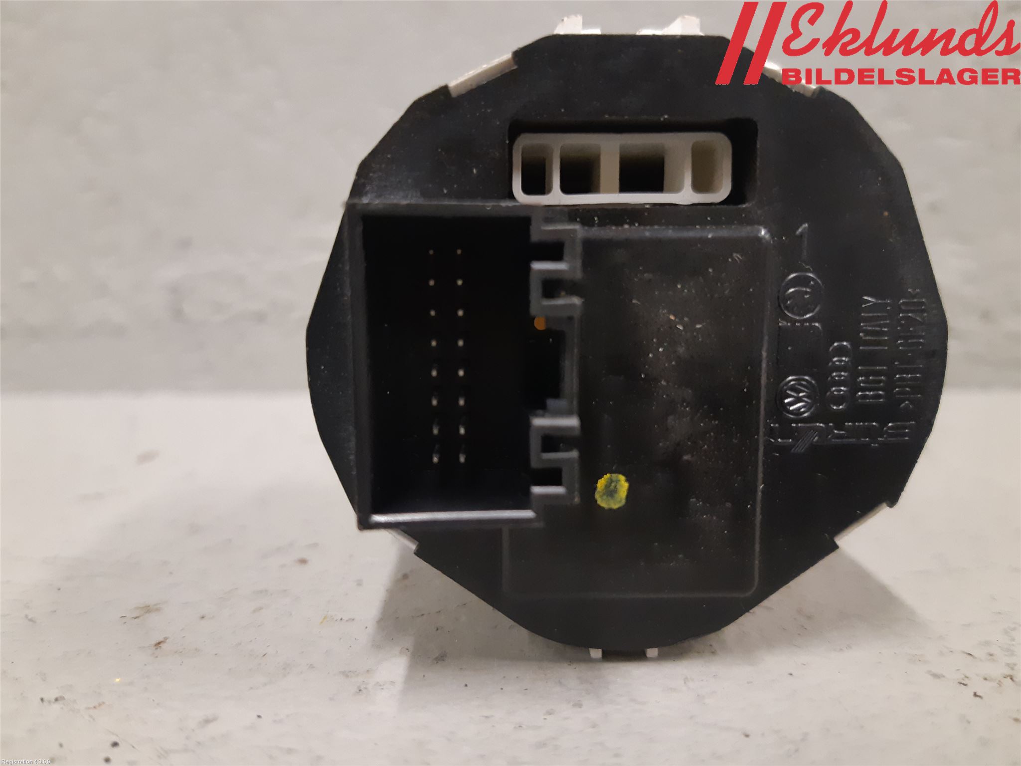 Volkswagen VW TOUAREG 7P 11-18 Strömställare Nivåreglering