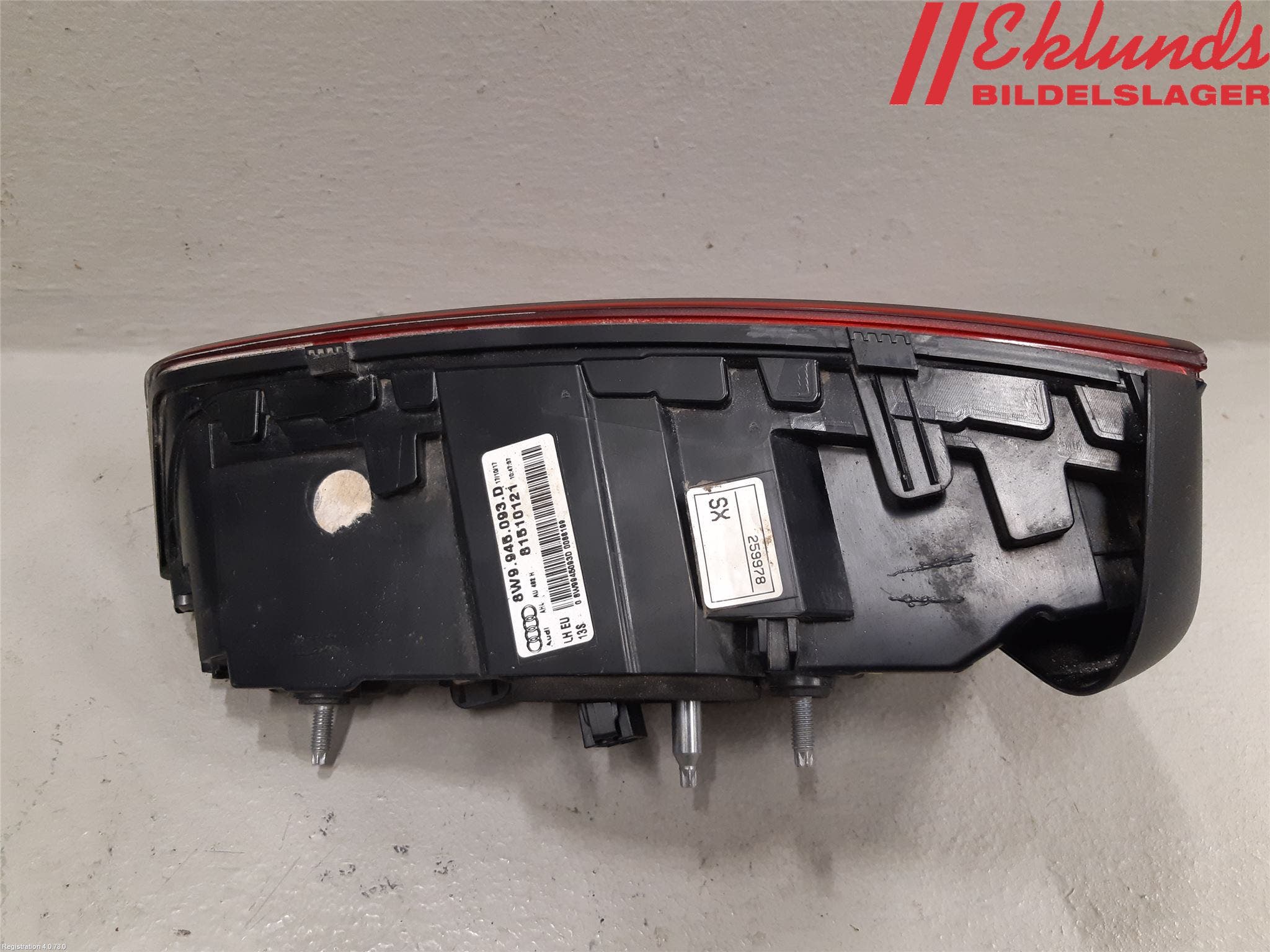 Audi A4/S4 B9 16-19 Bakljus Lucka Vä