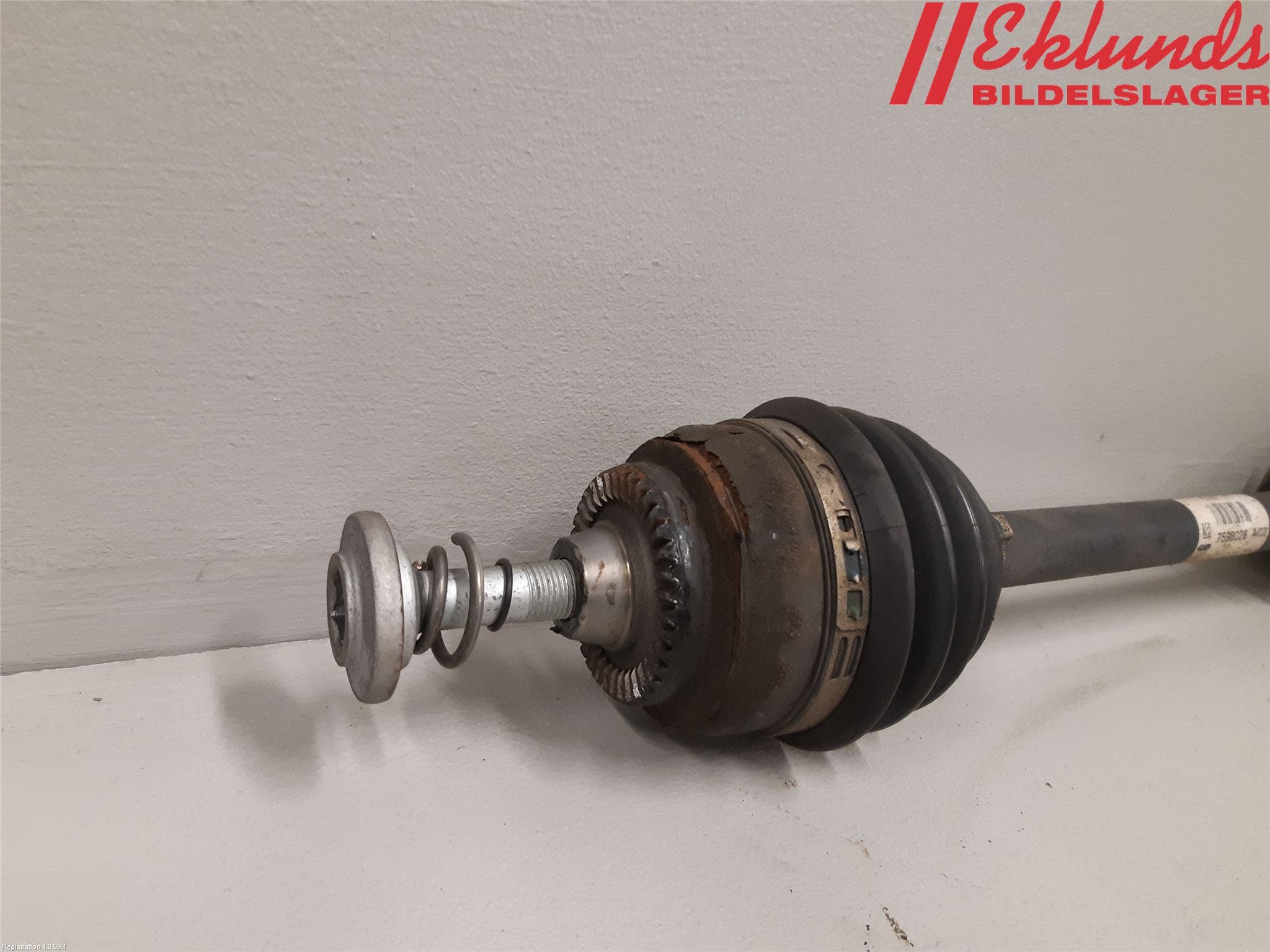 BMW X3 F25 10-17 Drivaxel Fram Höger