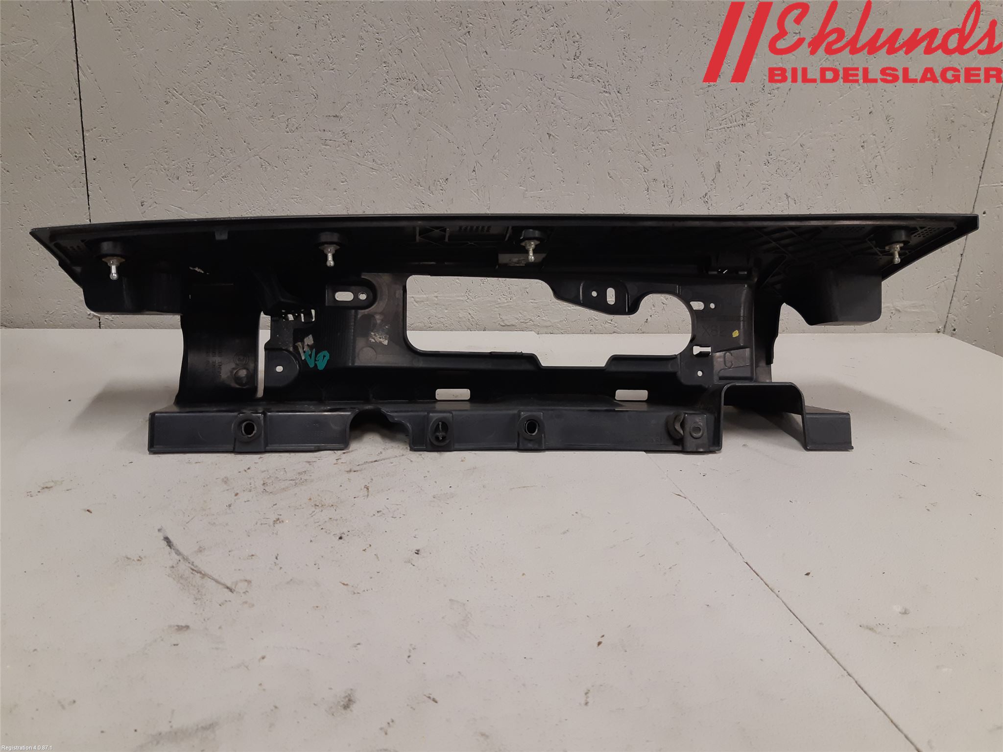 Renault TRAFIC/E-TECH 15- Bakljussarg