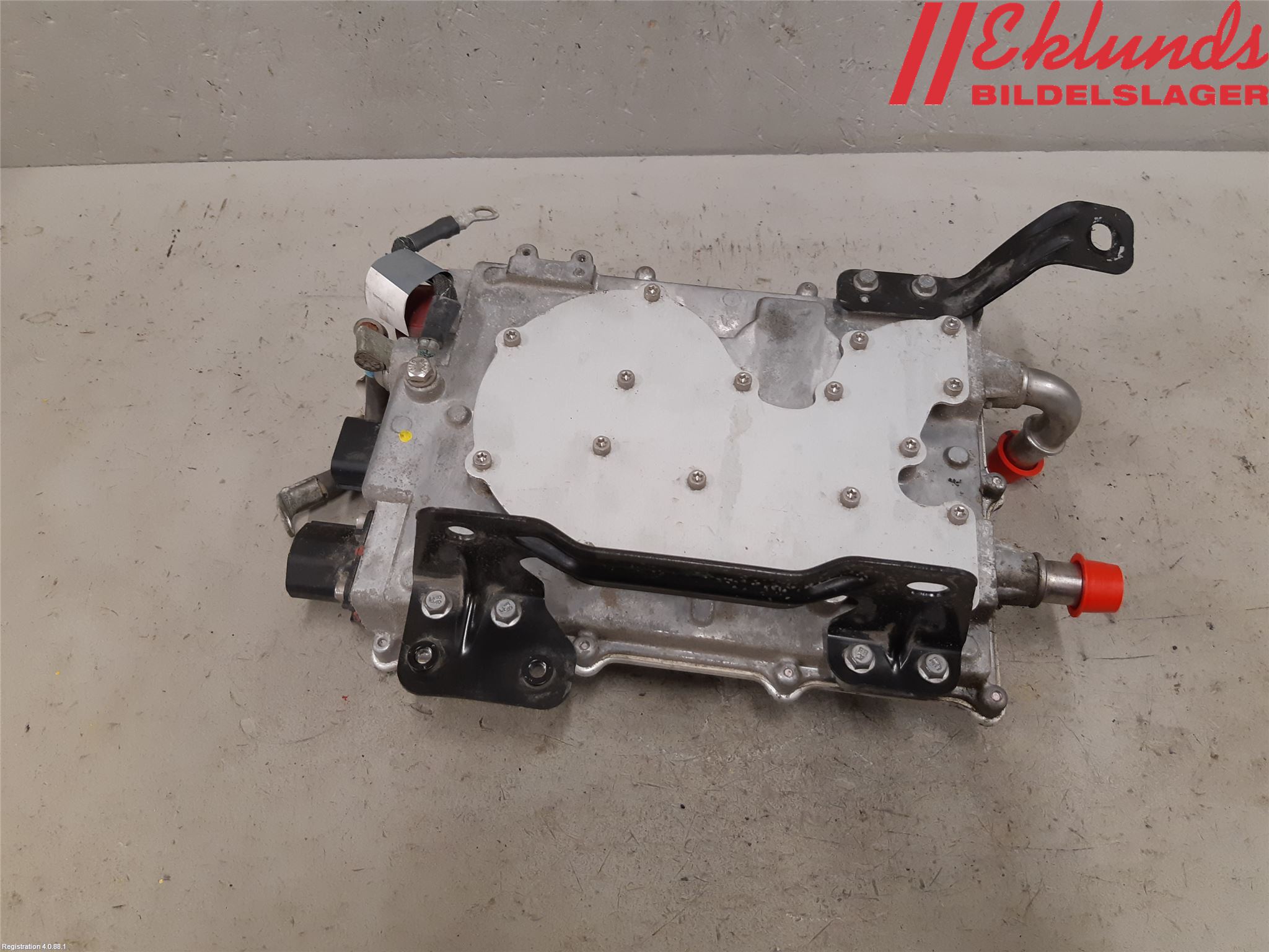 Tesla MODEL S 13- Converter