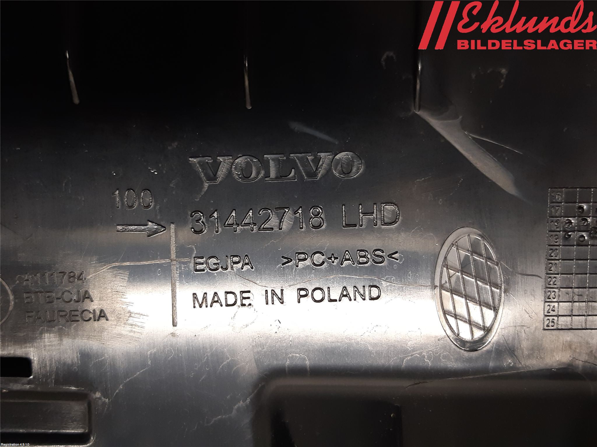 Volvo XC40/RECHARGE 18- Handskfack