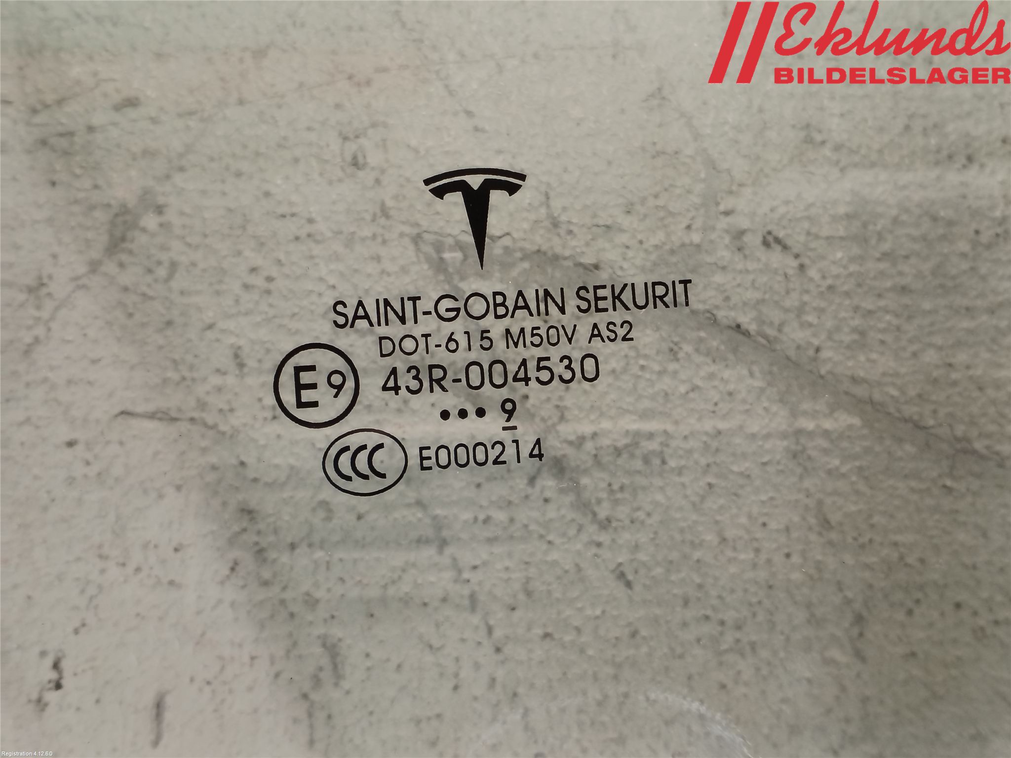Tesla MODEL 3 17- Dörruta Fram Höger