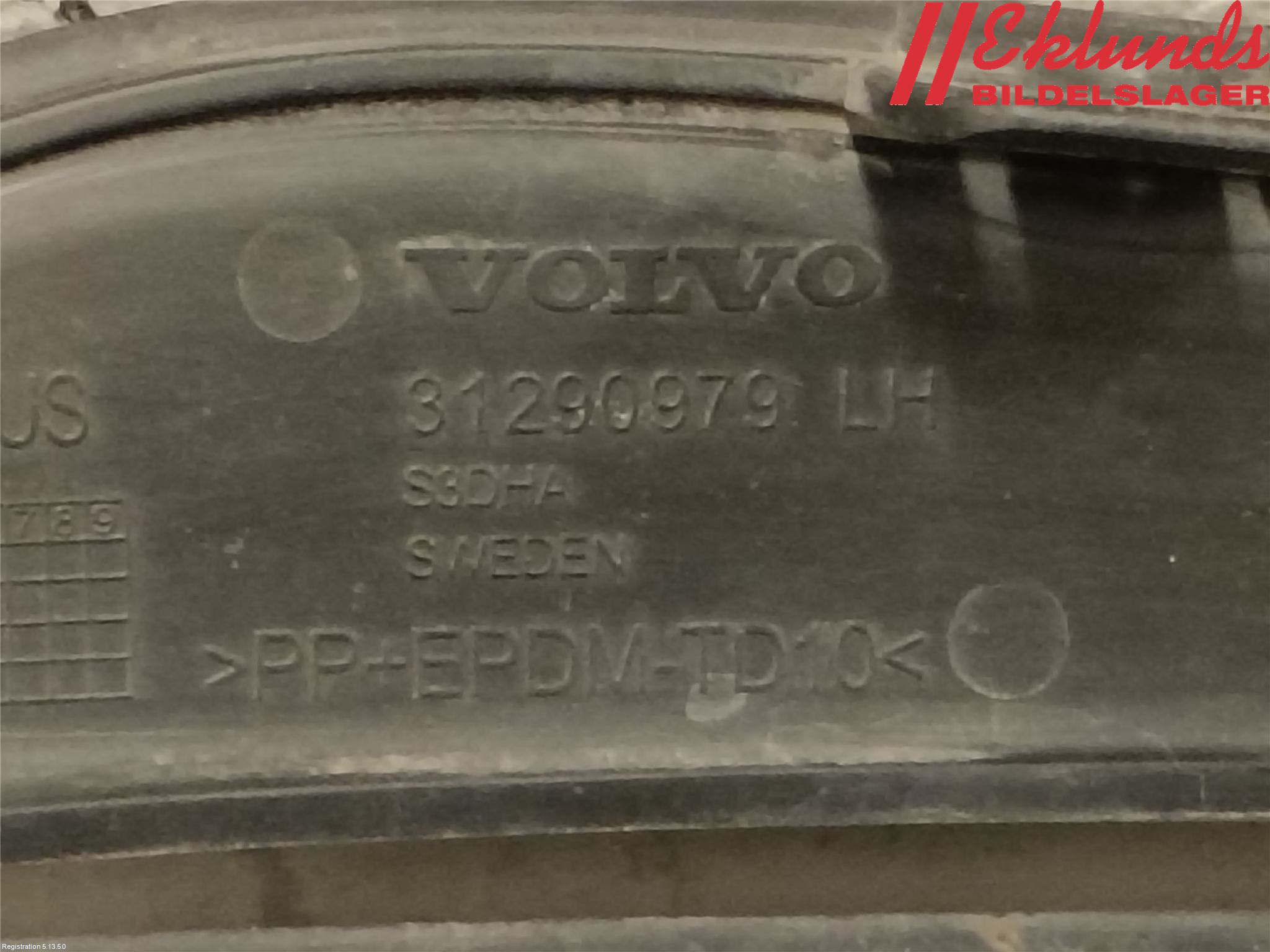 Volvo V60 11-13 Dimljussarg Fram
