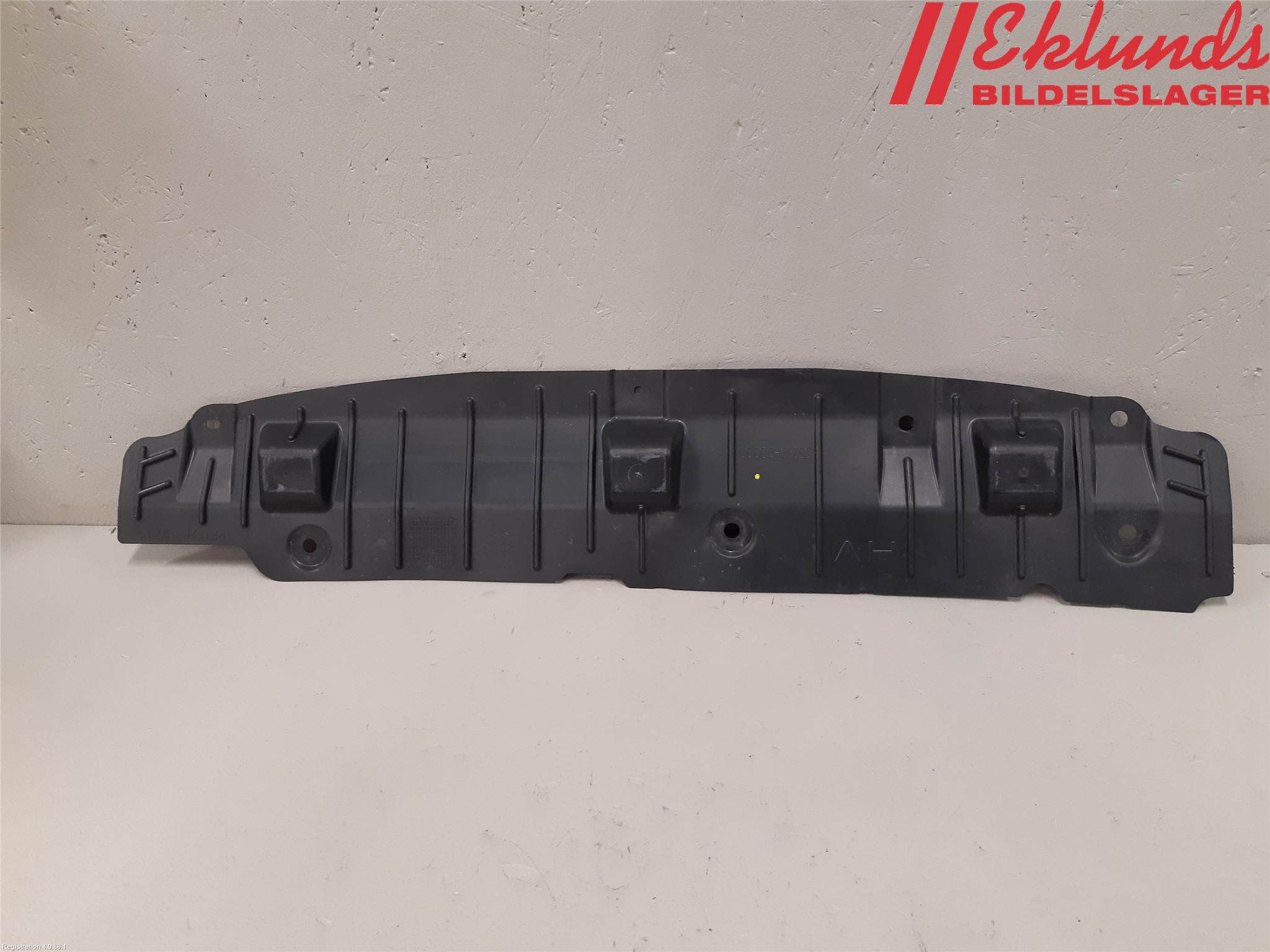 Toyota YARIS XP130 12-14 Front Övrigt