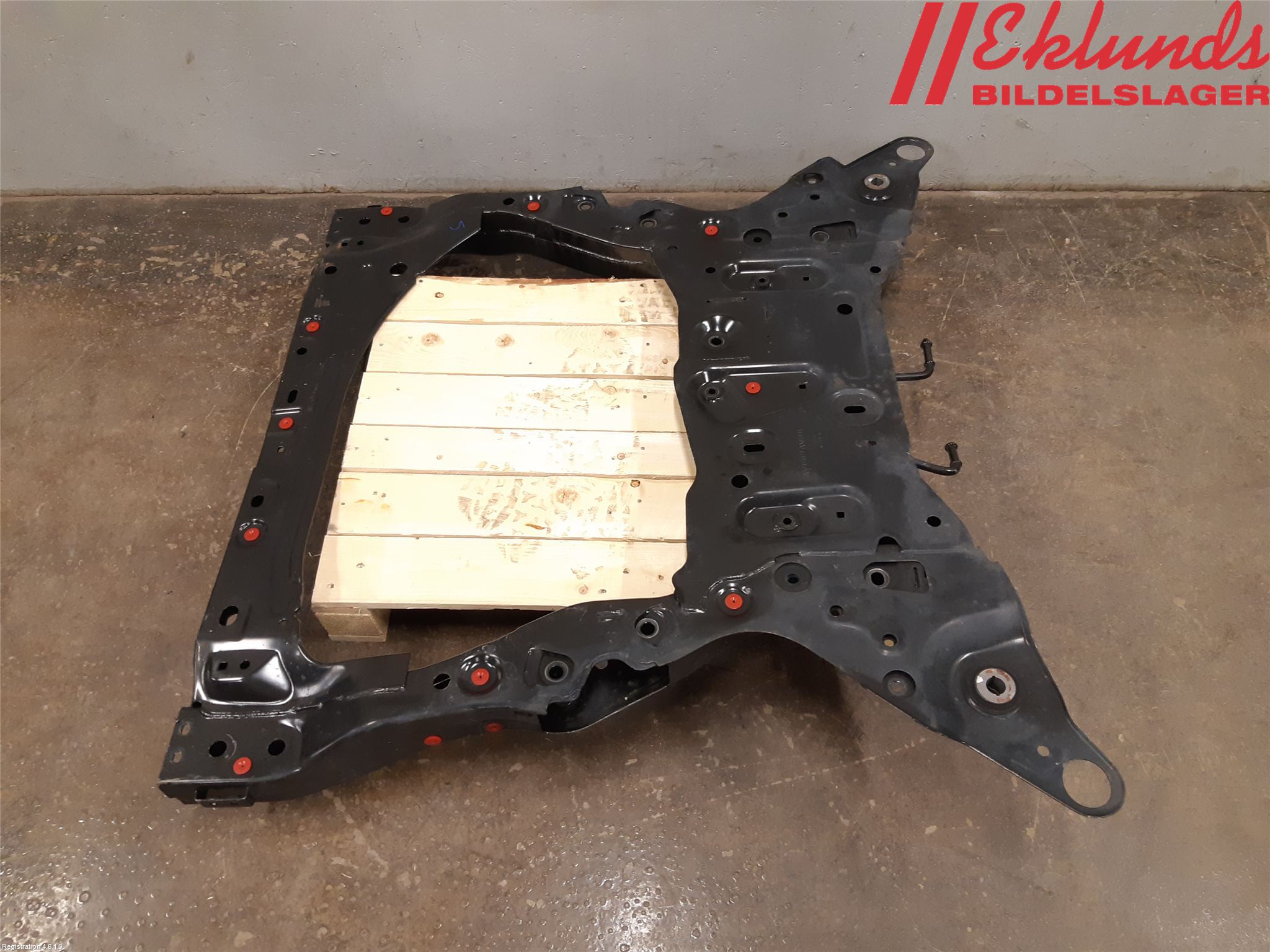 Volvo XC90/RECHARGE 16- Framvagnsbalk