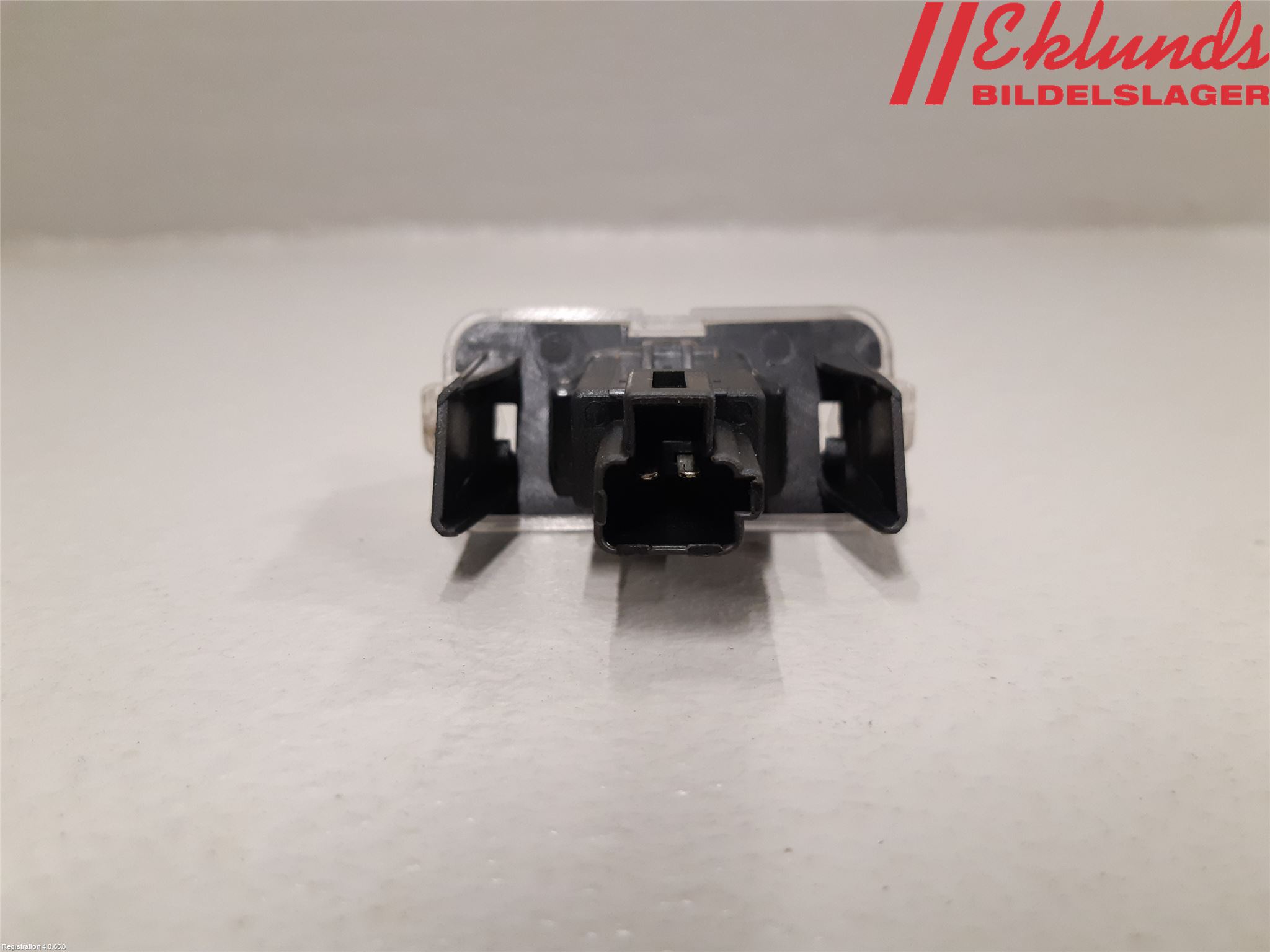 Toyota YARIS XP130 15-20 Skylt Belysning