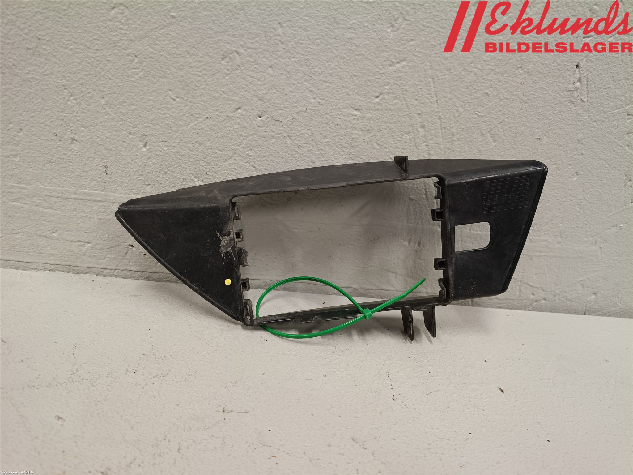 BMW 3 G20/G21/G80/G81 19- Stötfångarfäste Bak Hö