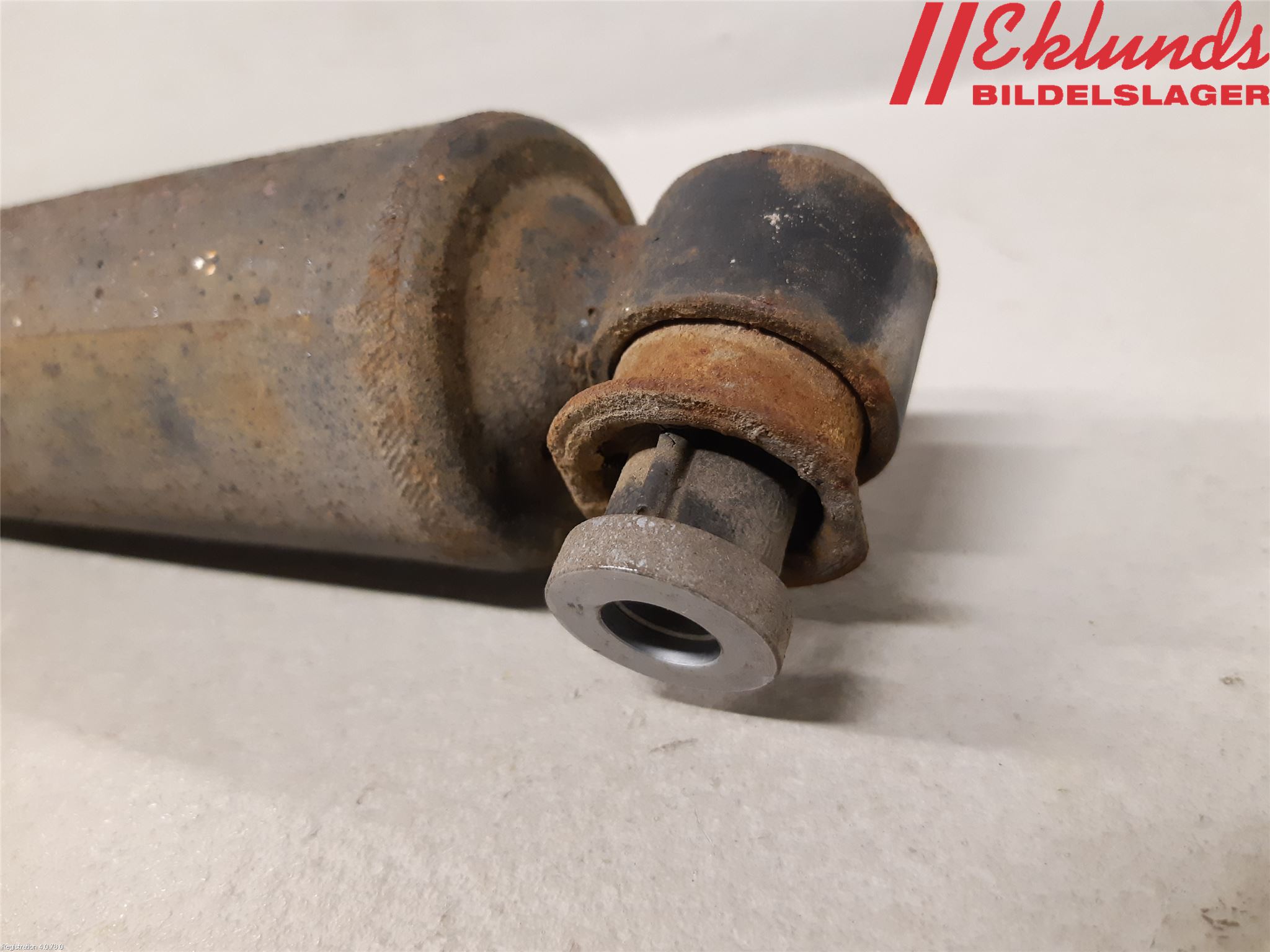 Ford TRANSIT/TOURNEO CONNECT 13-22 Stötdämpare Bak