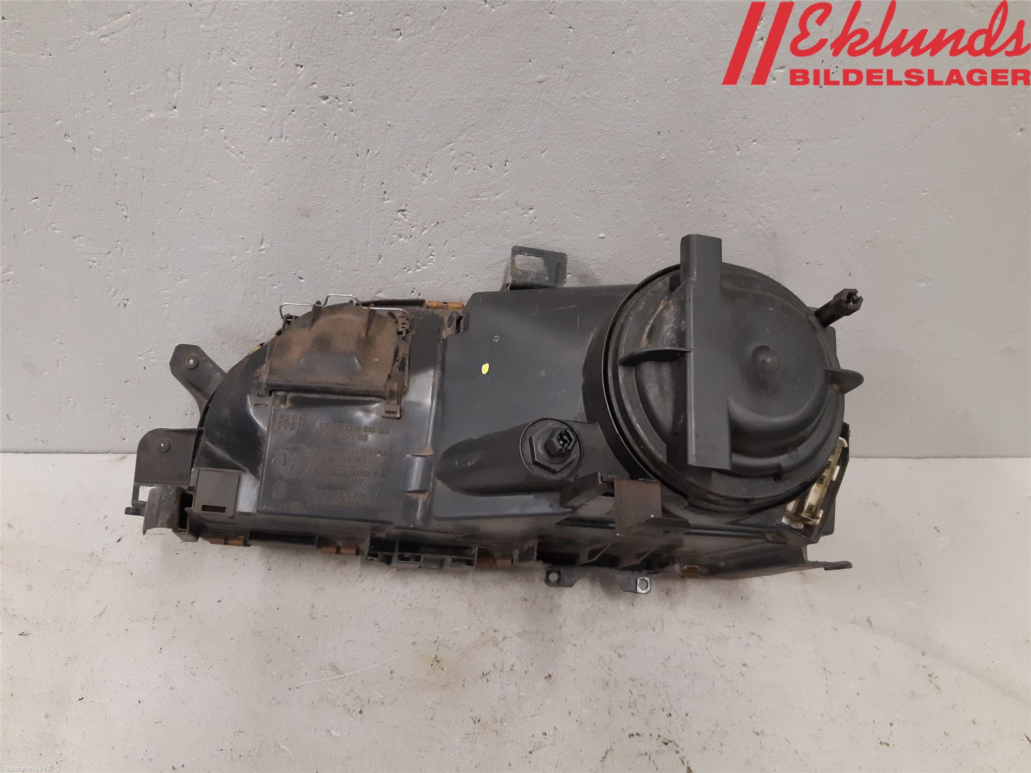 Ford SIERRA     87-93 Strålkastare Höger