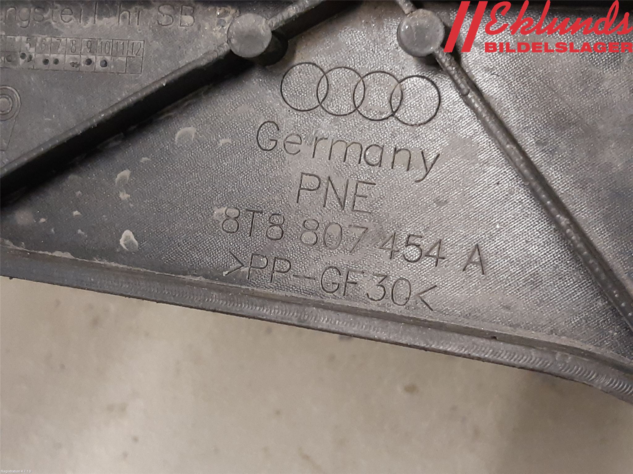 Audi A5 07-16 Stötfångarfäste Bak Hö