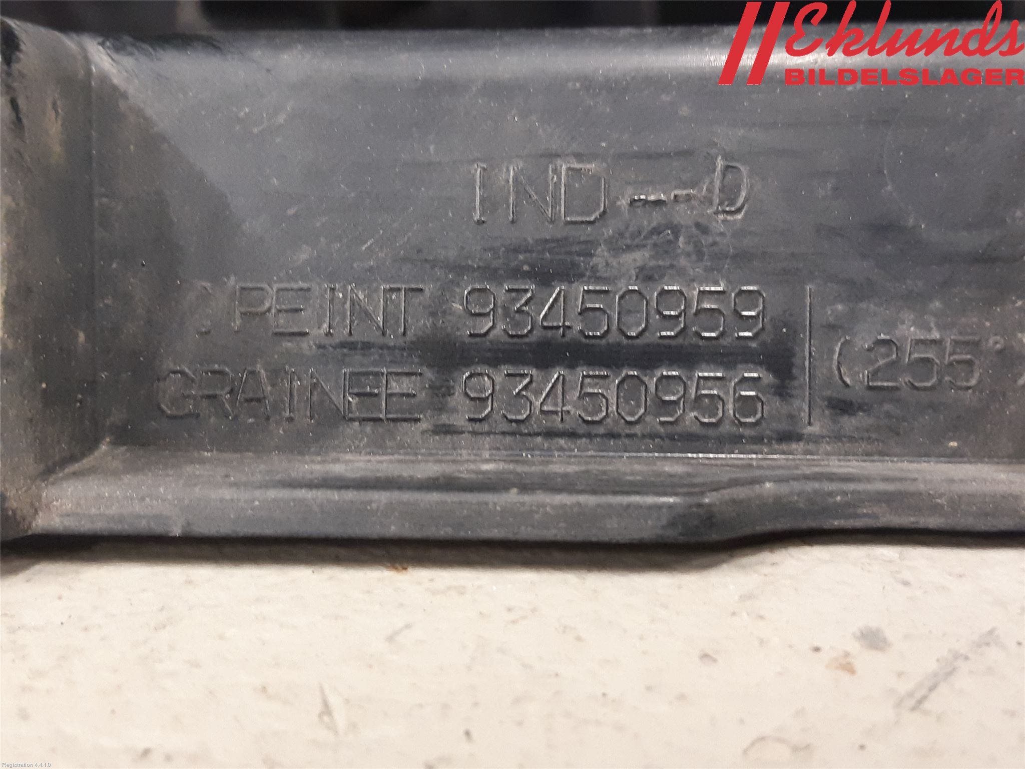 Opel VIVARO 15-19 Bakljussarg