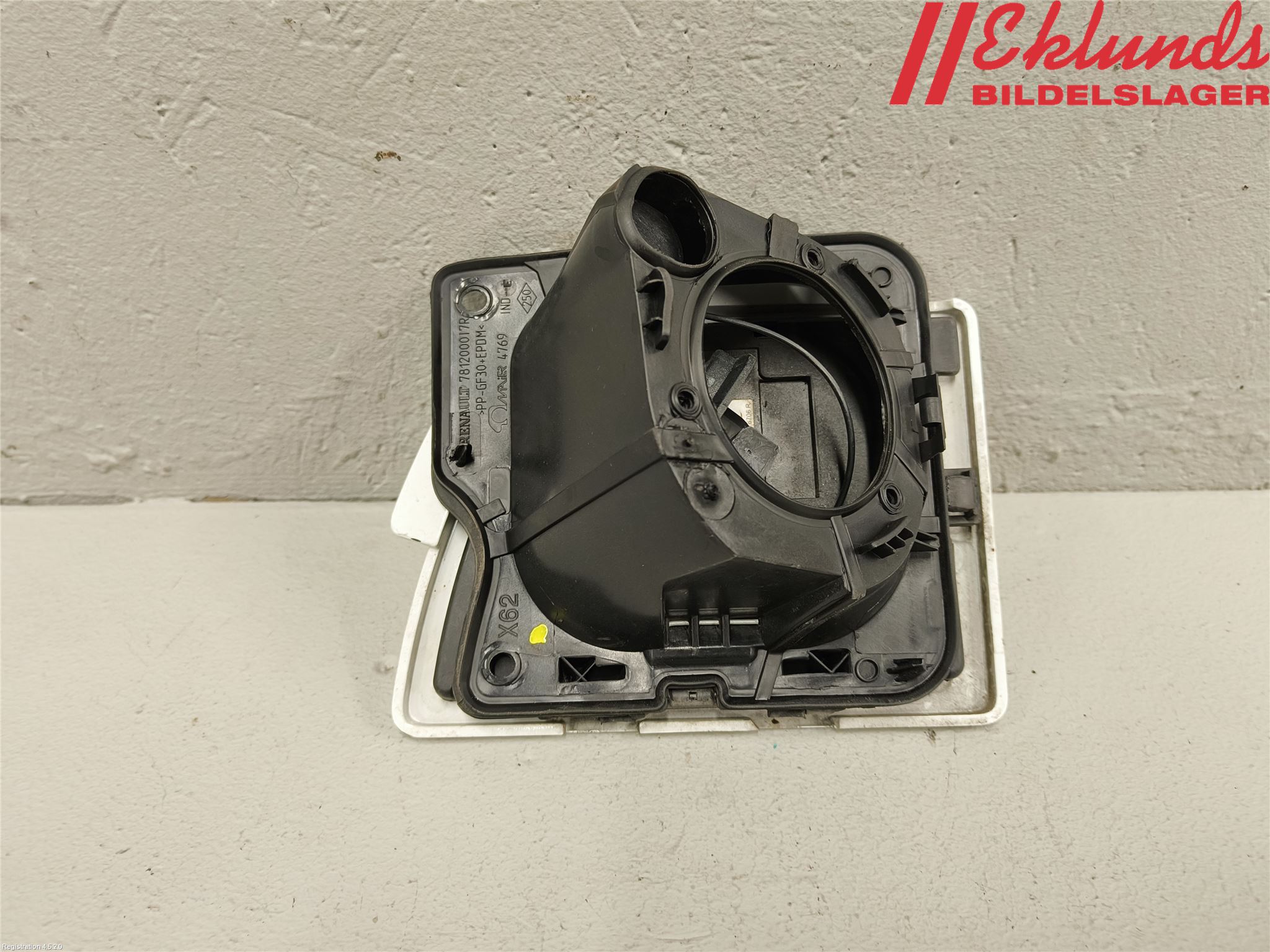 Renault MASTER III 20-24 Tanklucka