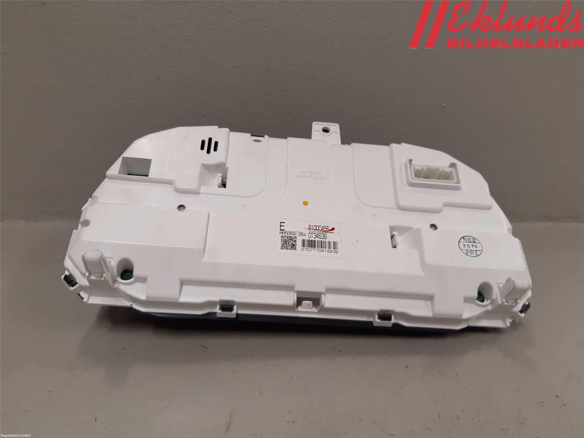 Mitsubishi OUTLANDER 13-21 Instrument Komb