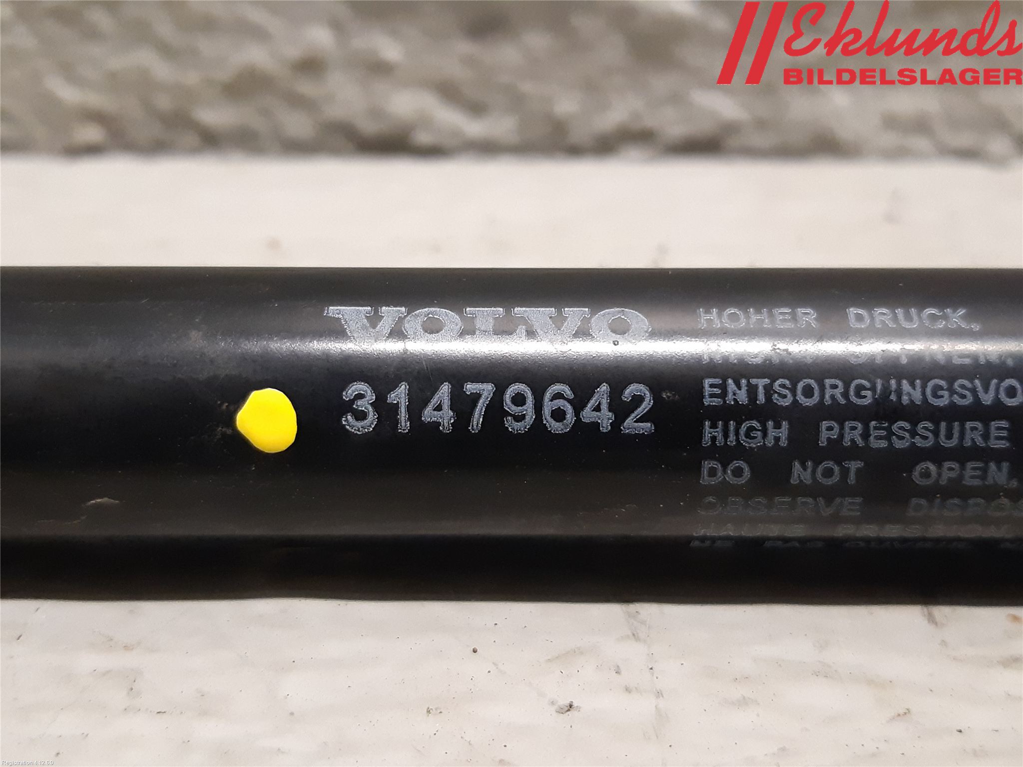 Volvo V90 17->> Gasfjäder Motorhuv