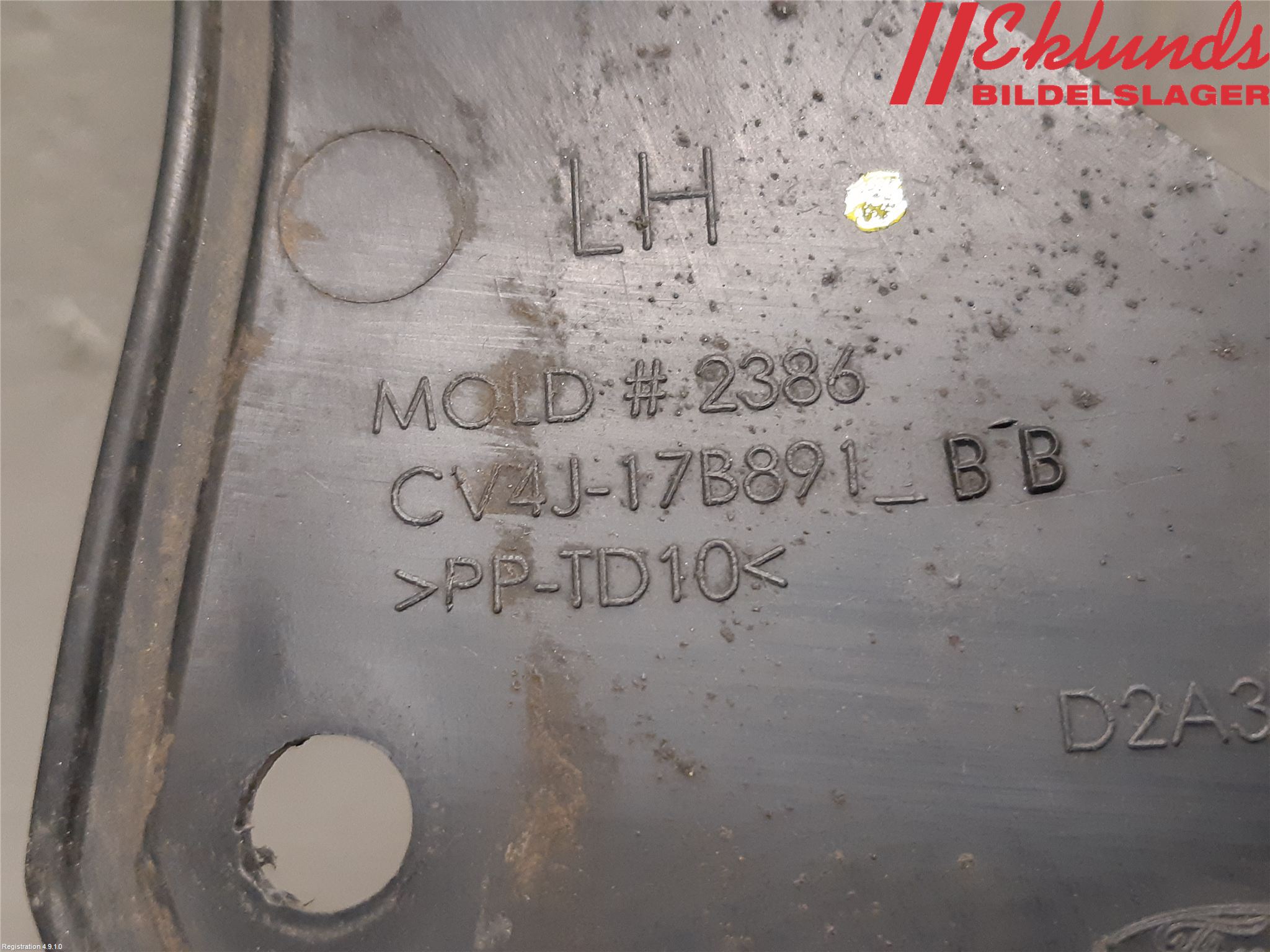 Ford KUGA 17-19 Stötfångarfäste Bak Vä