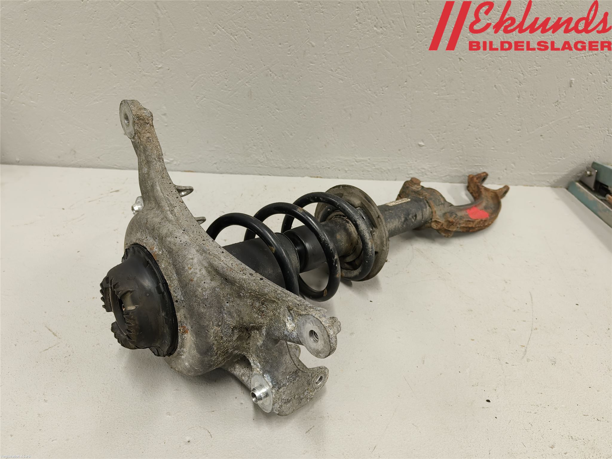 Audi A4/S4 08-11 Fjäderben Fram Vänster