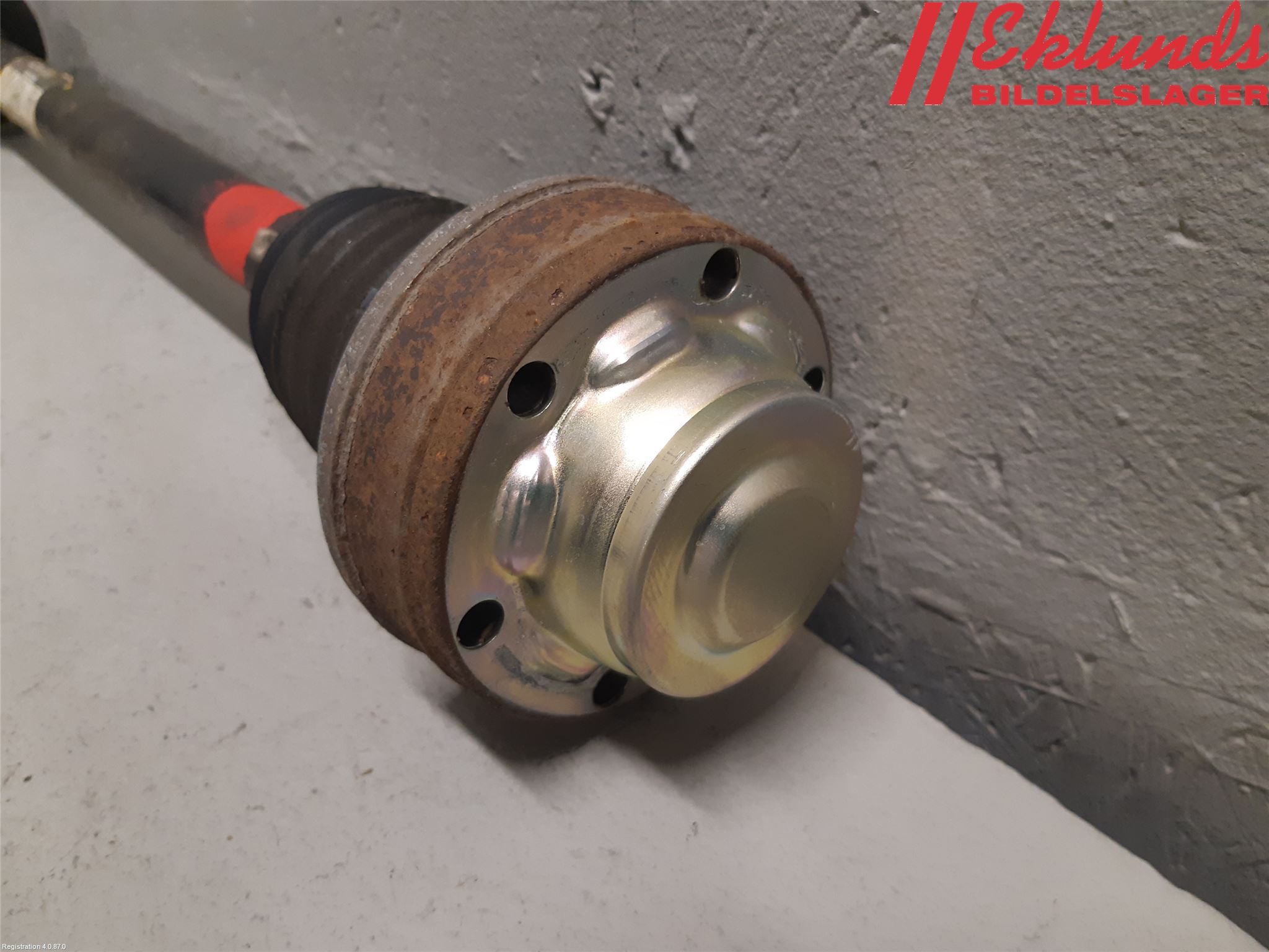 Skoda SUPERB 16-24 Drivaxel Bak Vänster