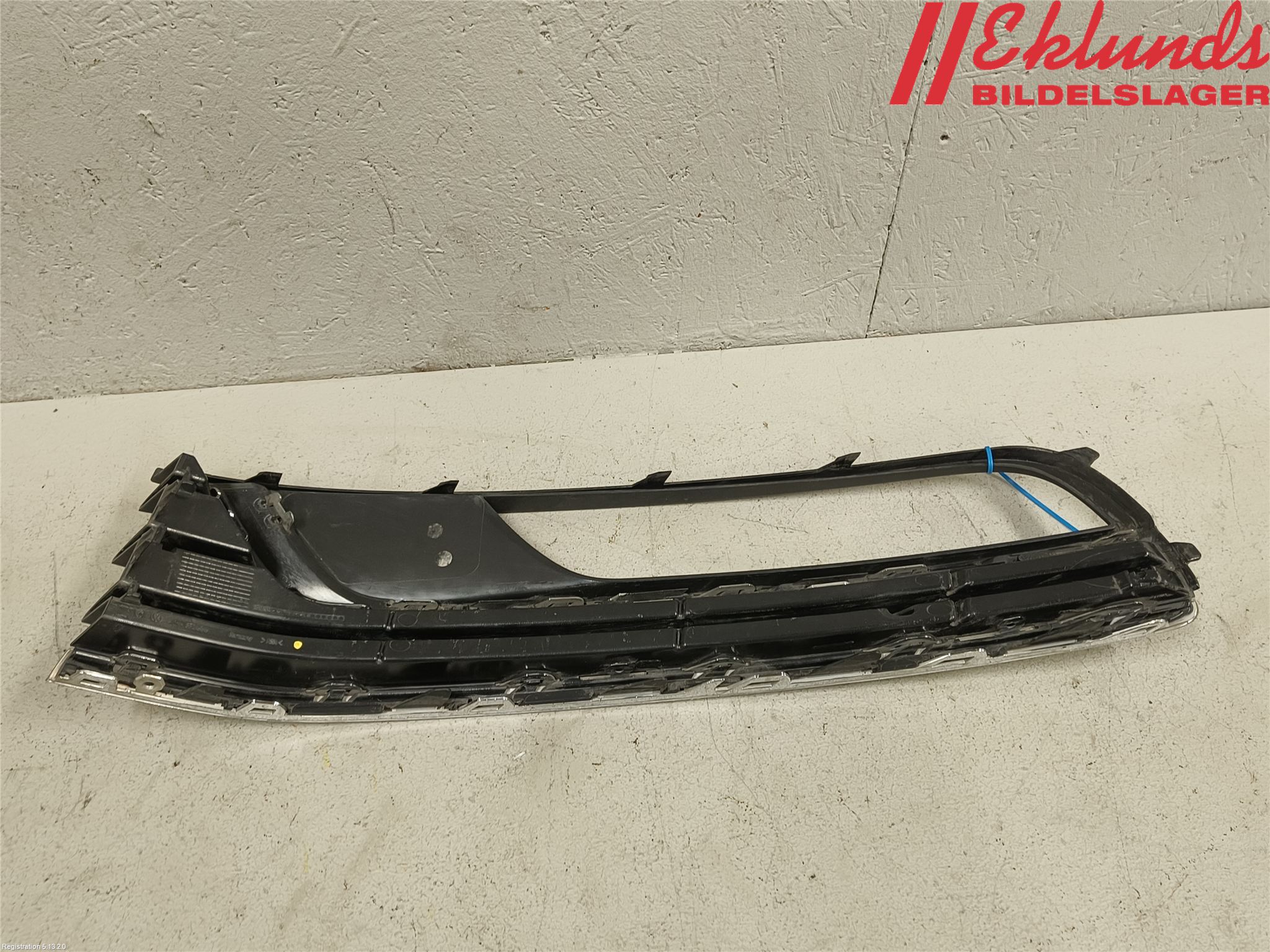 Volkswagen VW PASSAT 11-14 Dimljussarg Fram