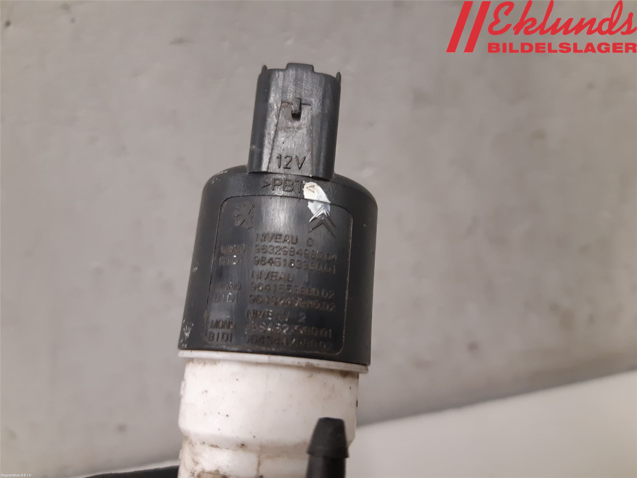 Peugeot PARTNER 08-15 Spolarpump Vindruta