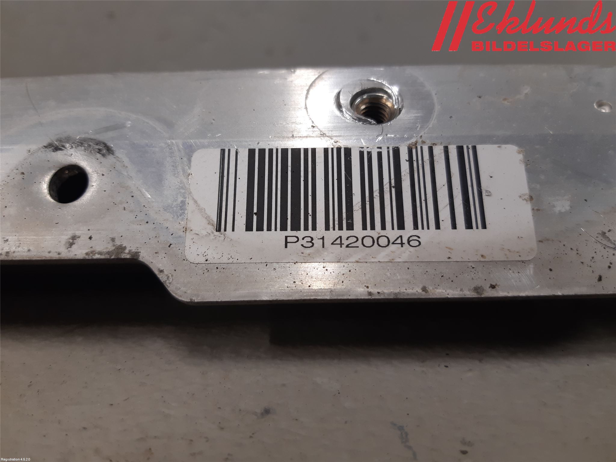 Volvo V60 19- Fjäderbensstag