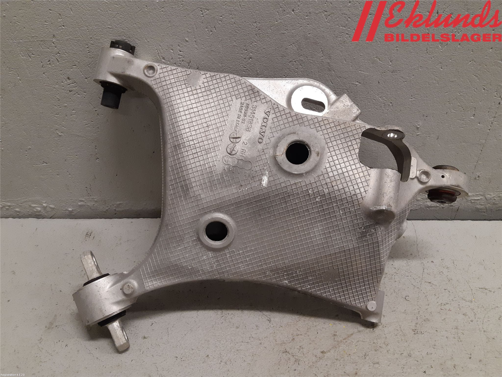 Volvo XC90/RECHARGE 16- Bärarm Bak Höger