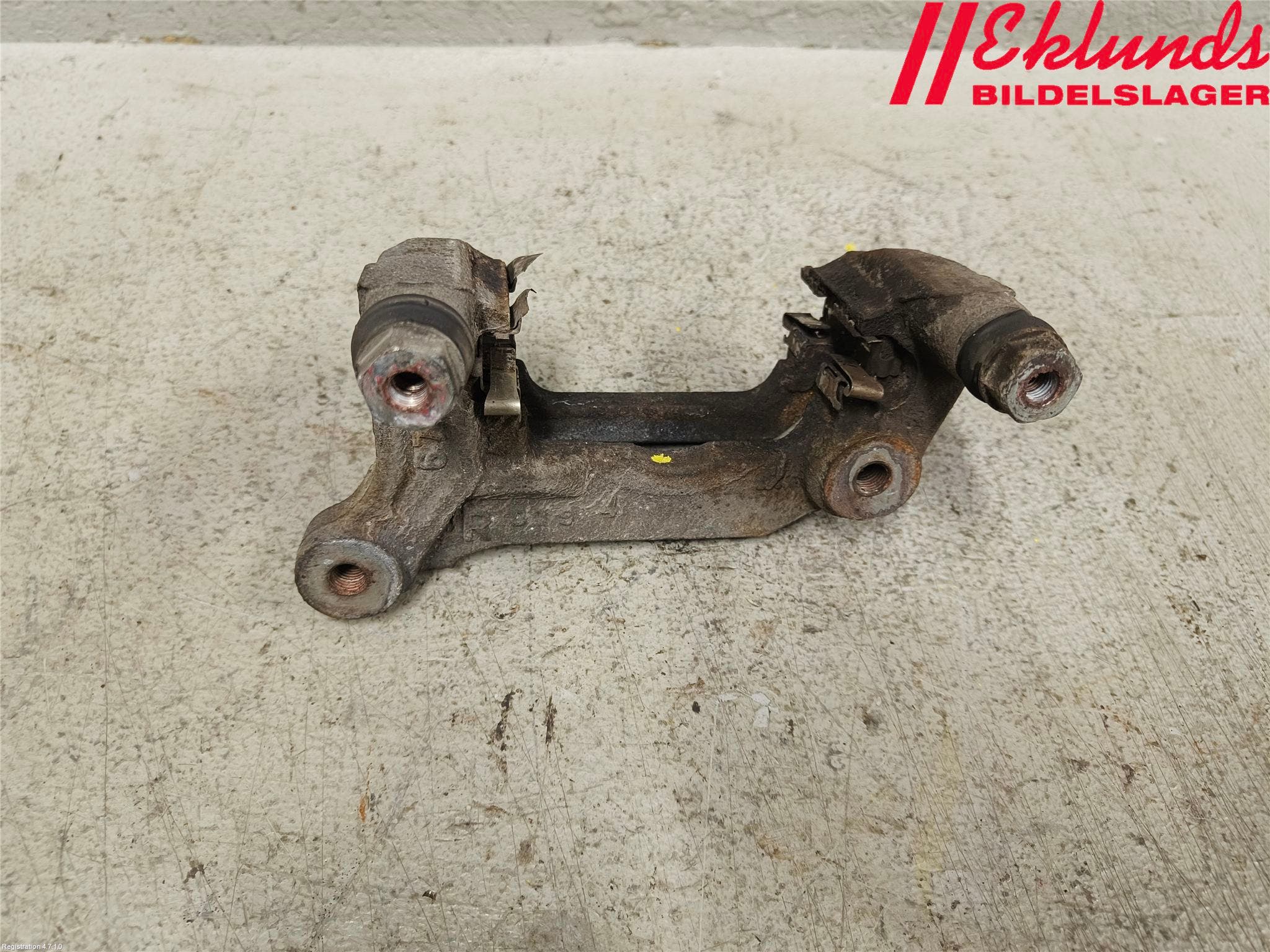 Mitsubishi OUTLANDER 13-21 Bromsokshållare