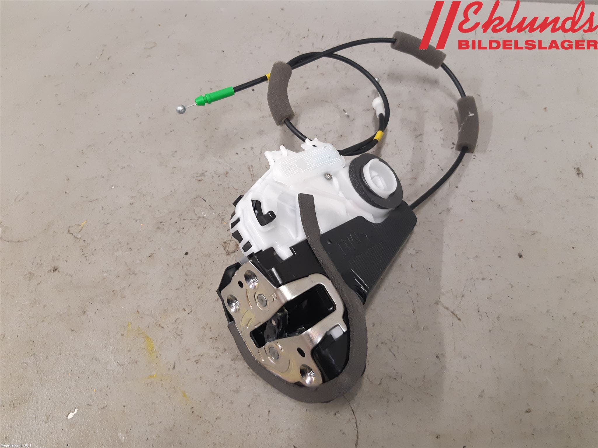 Toyota YARIS XP21 20- Låskista-Dörrlås