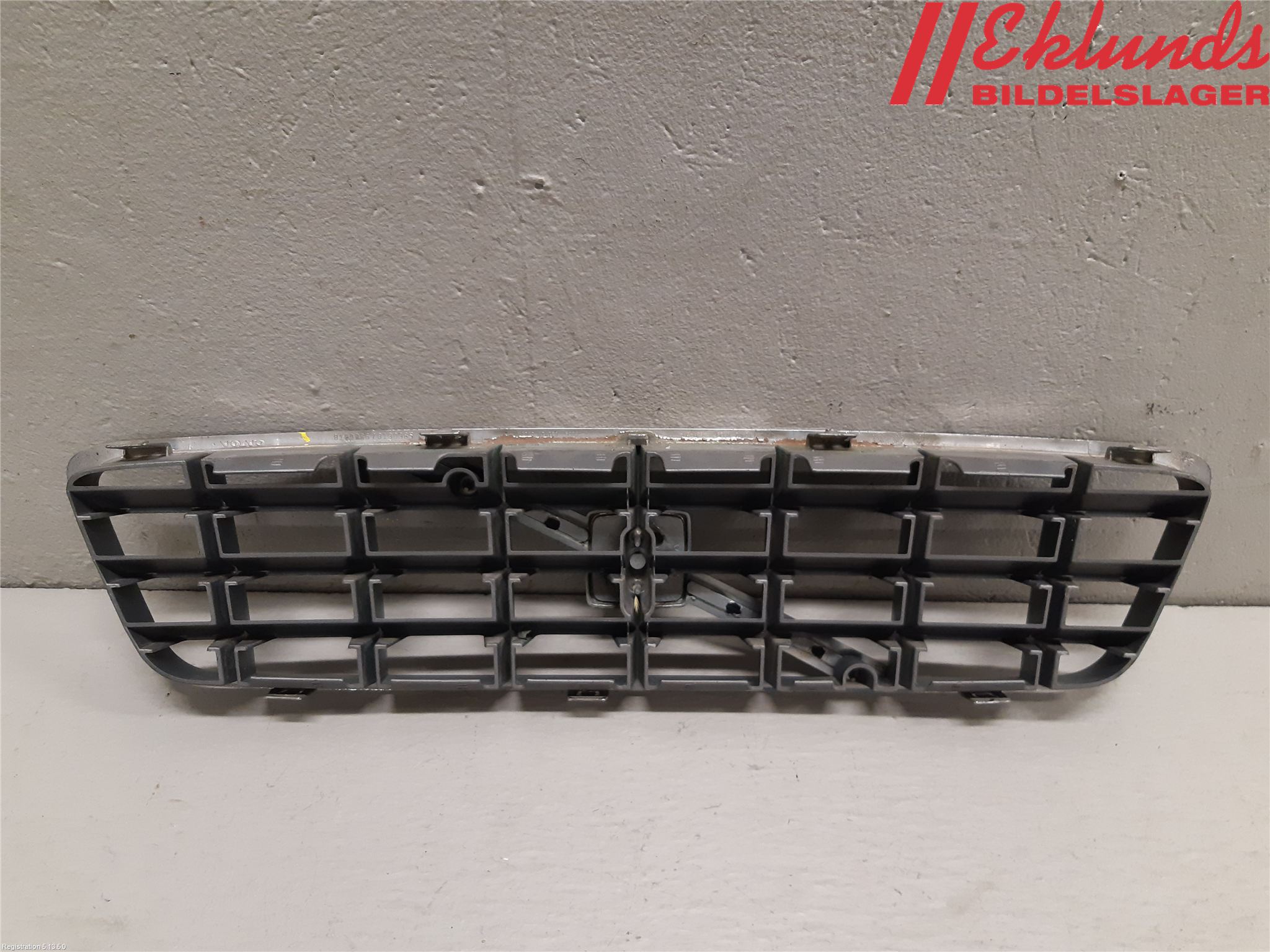 Volvo XC70 05-07 Grill Komp