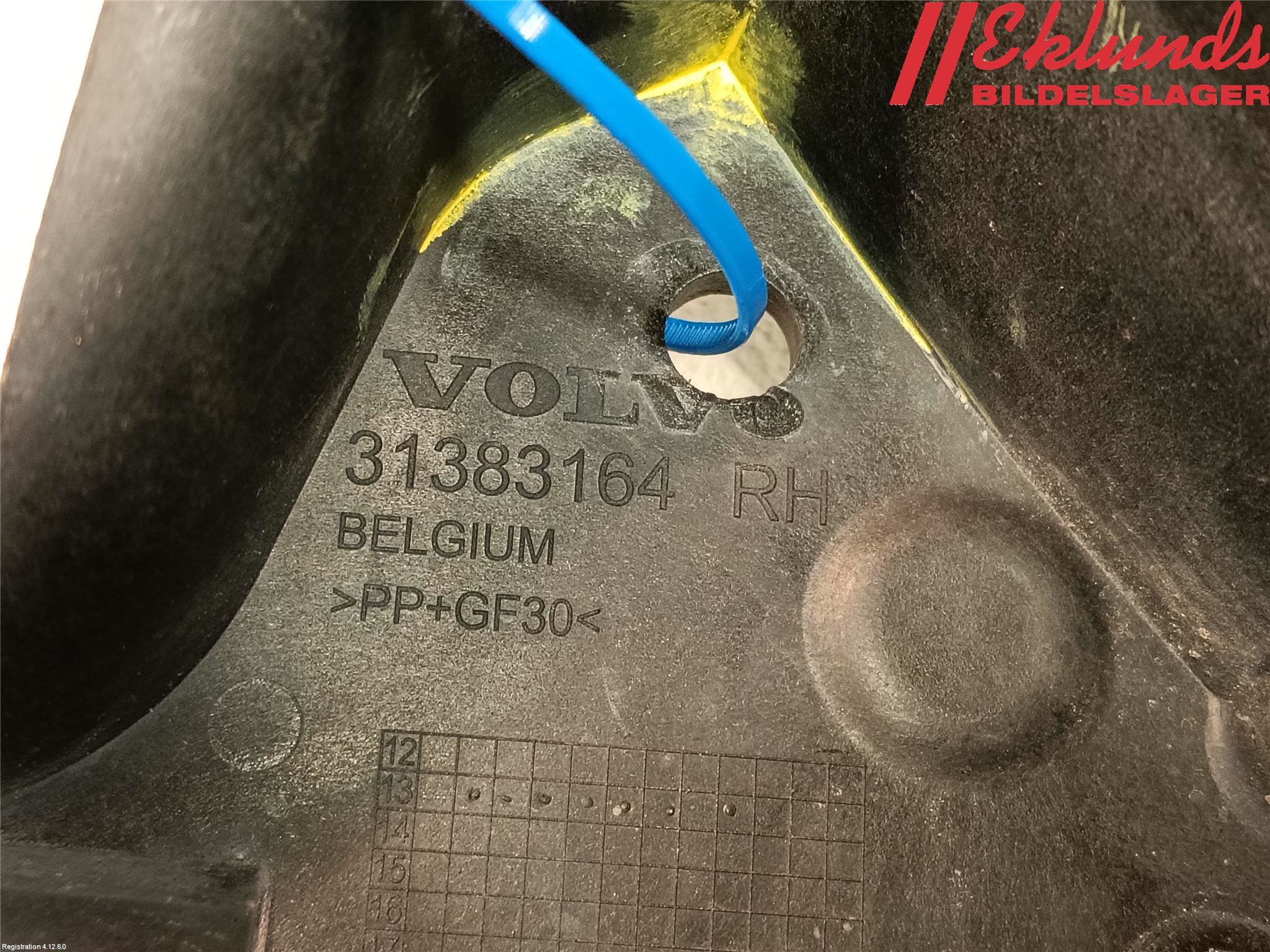 Volvo XC60 14-17 Stötfångarfäste Fram Hö