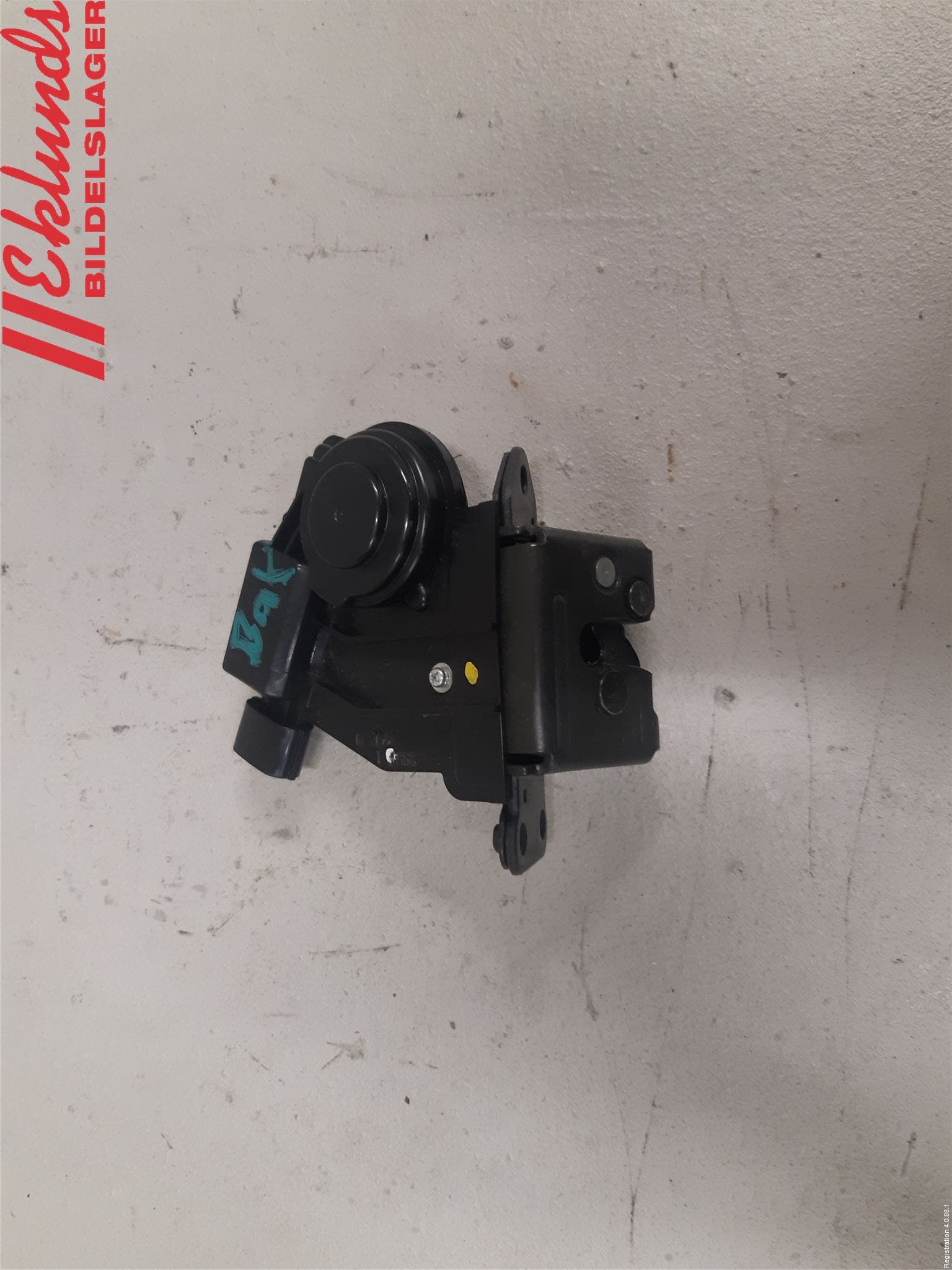 Toyota AURIS 10-12 Låskista Baklucka