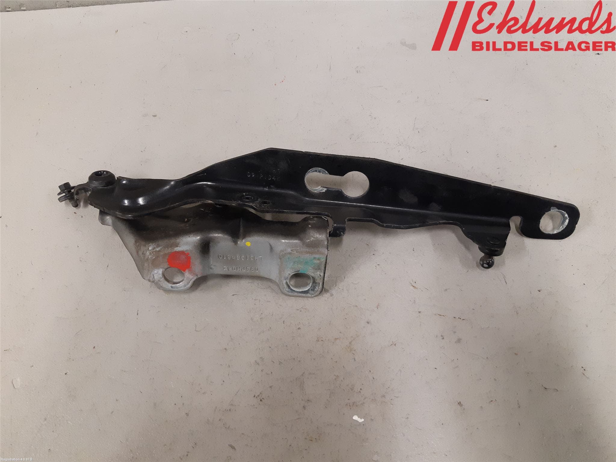 Volvo XC70 14-16 Huvgångjärn