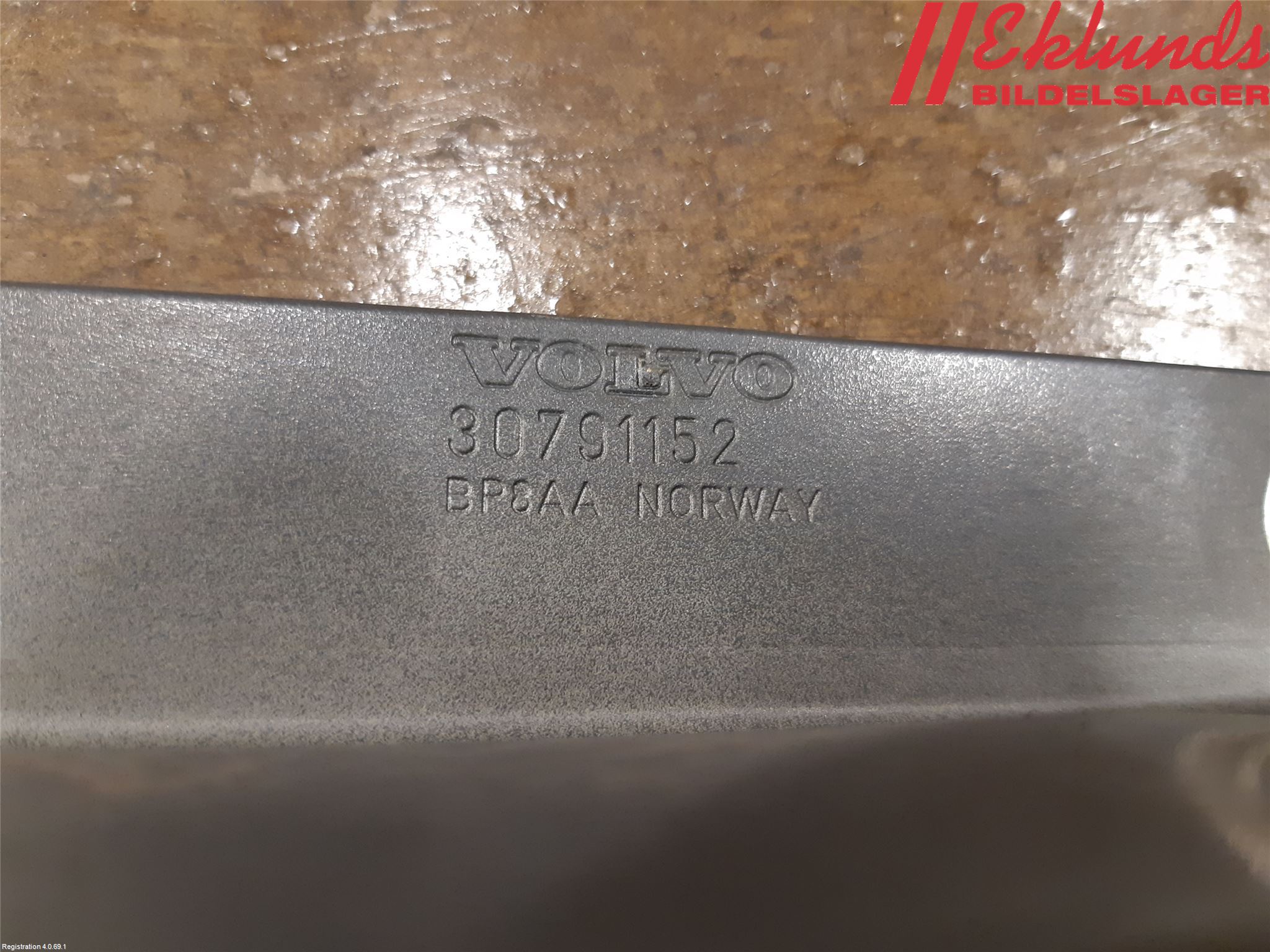 Volvo V70 08-13 Stötfångarbalk Fram