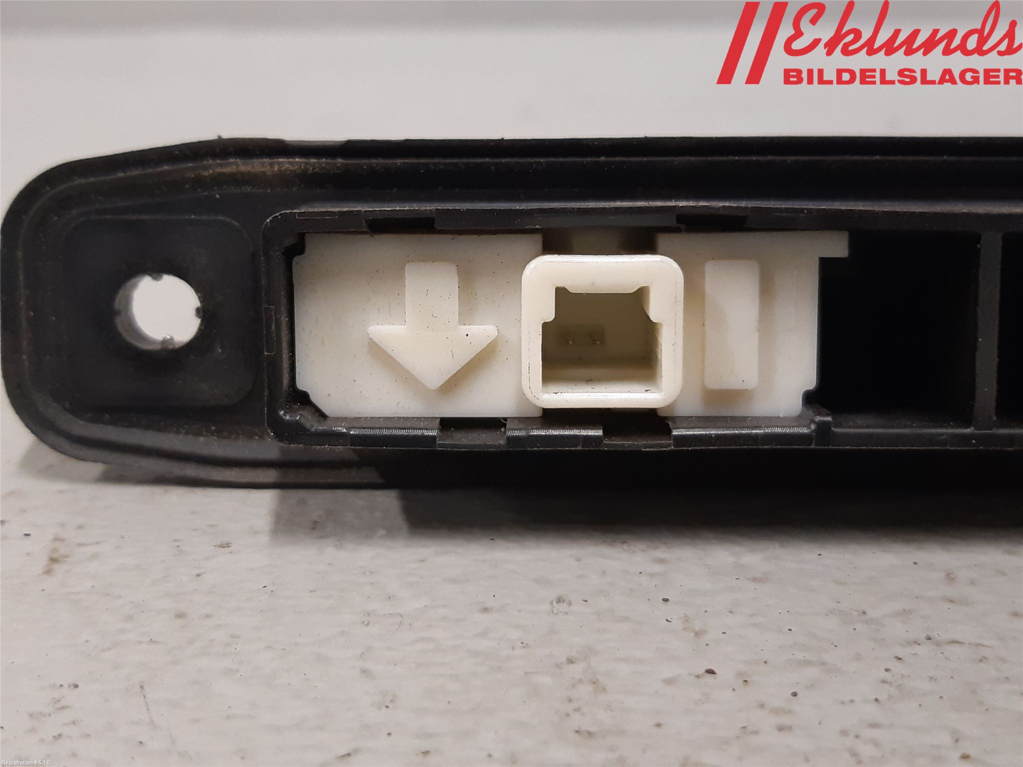 Toyota YARIS XP130 12-14 Bakluckehandtag