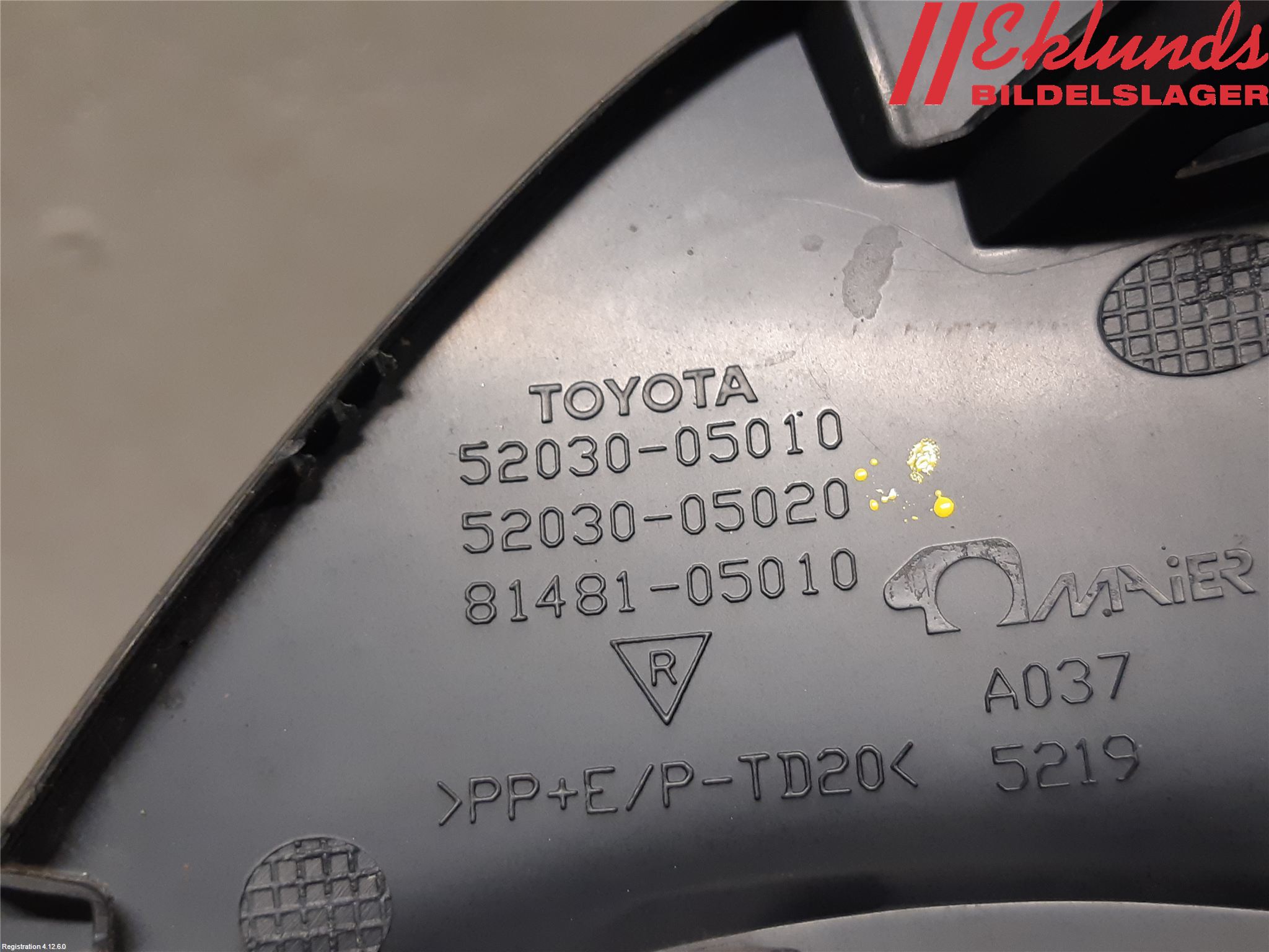 Toyota AVENSIS 09-15 Dimljussarg Fram