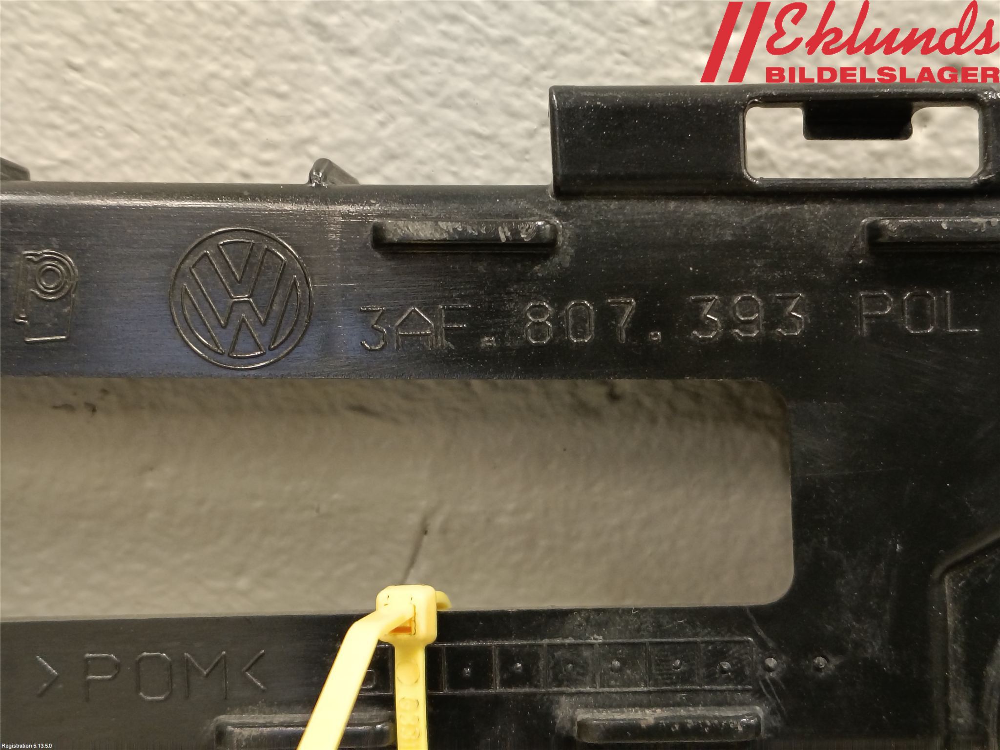 Volkswagen VW PASSAT 11-14 Stötfångarfäste Bak Vä