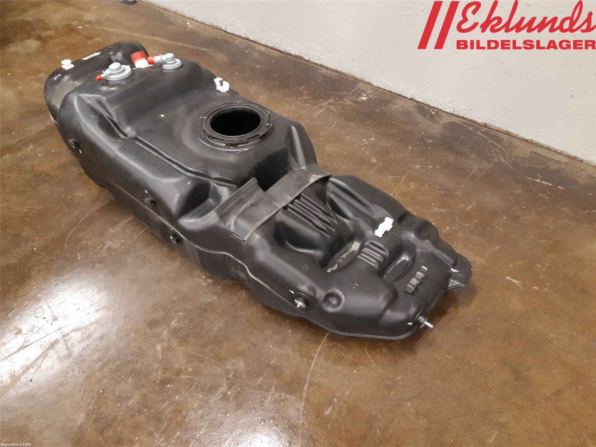 Toyota HILUX 16- Bränsletank Diesel