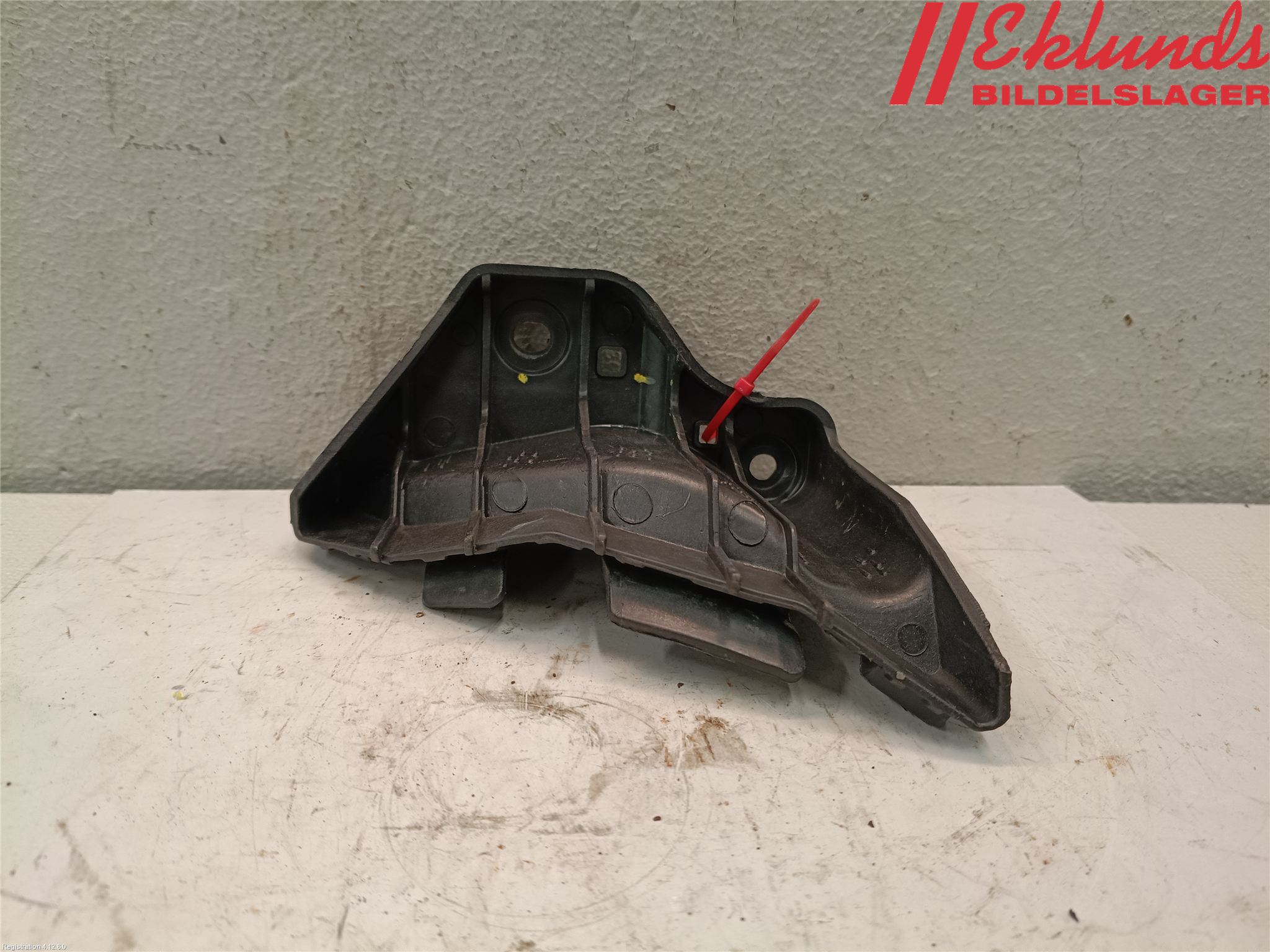 Kia RIO 12-16 Stötfångarfäste Fram Vä